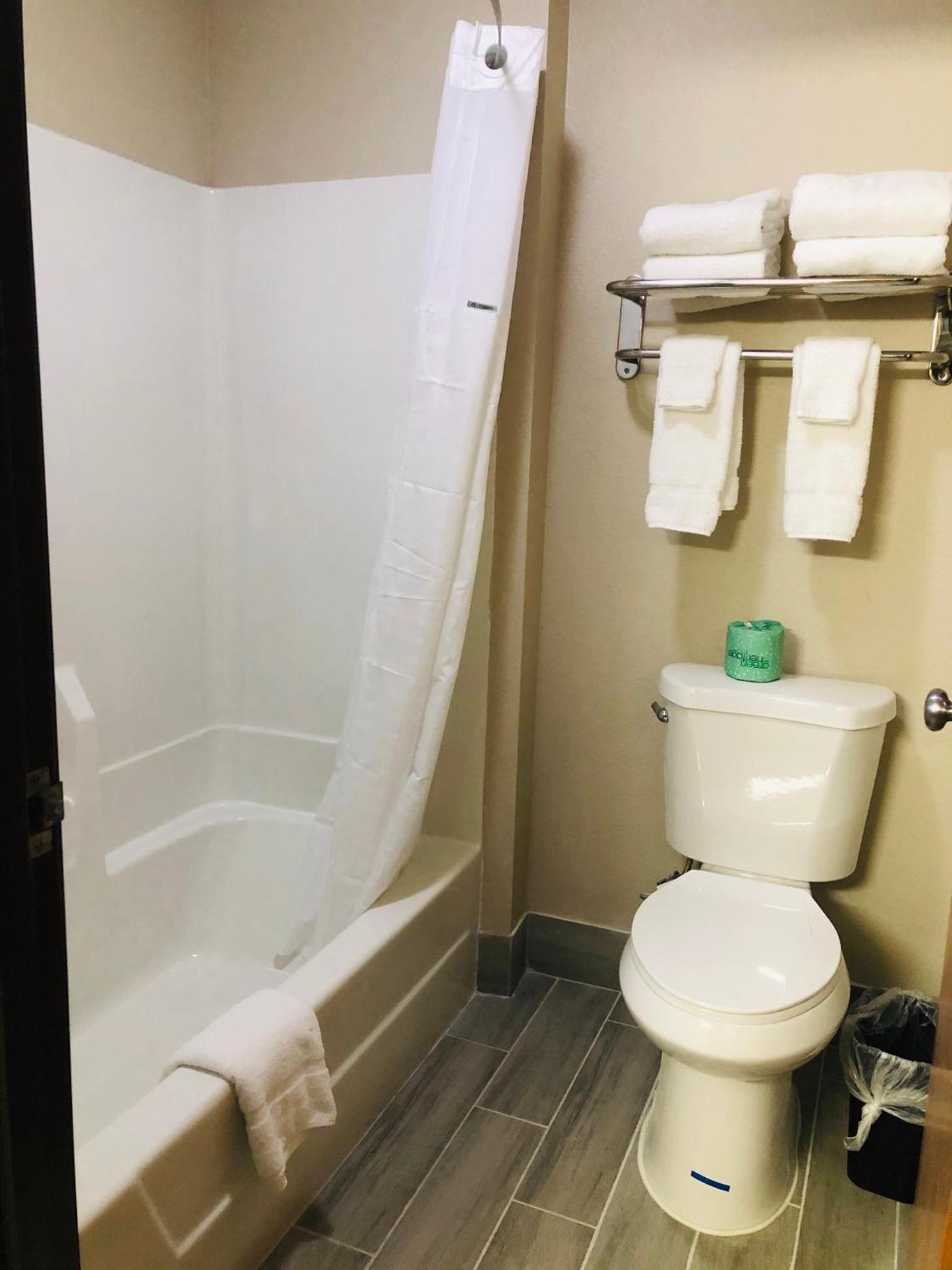 Baymont by Wyndham Joliet photo 54