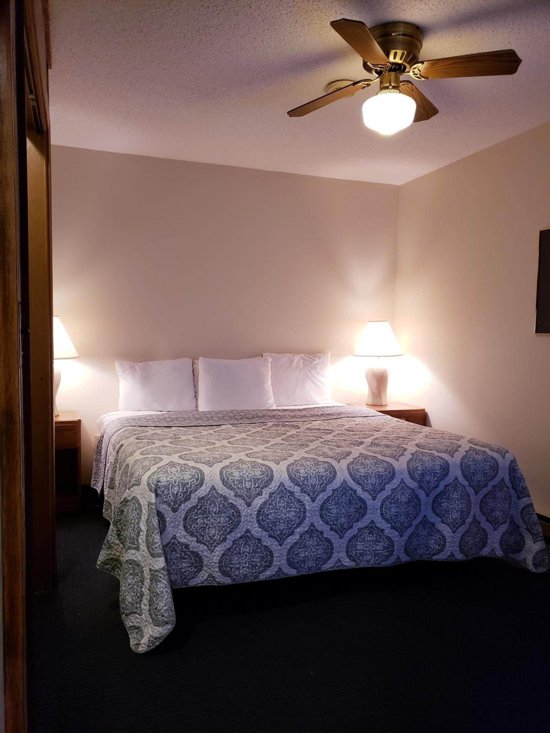 North Ironwood Acres - Black River Lodge photo 73