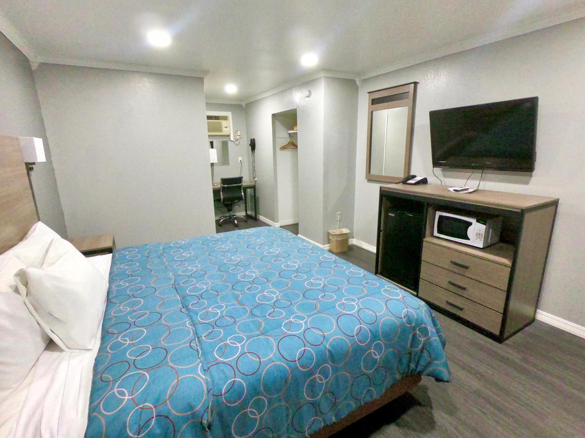 Budget Host Inn photo 11