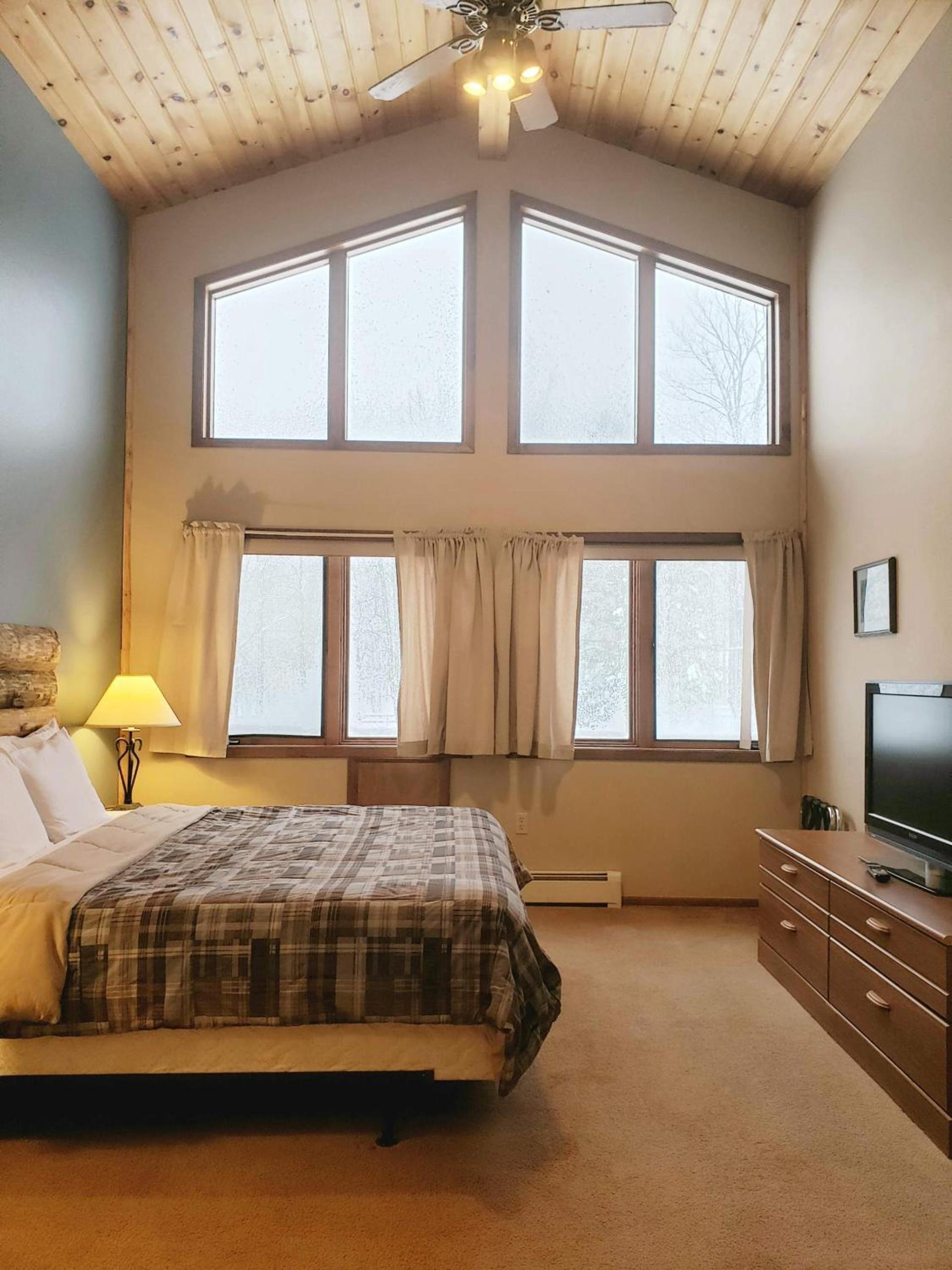 North Ironwood Acres - Black River Lodge photo 54