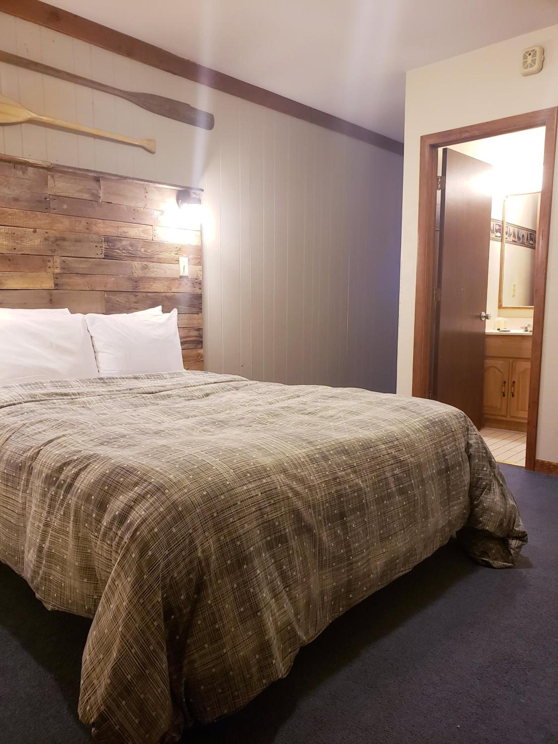 North Ironwood Acres - Black River Lodge photo 100