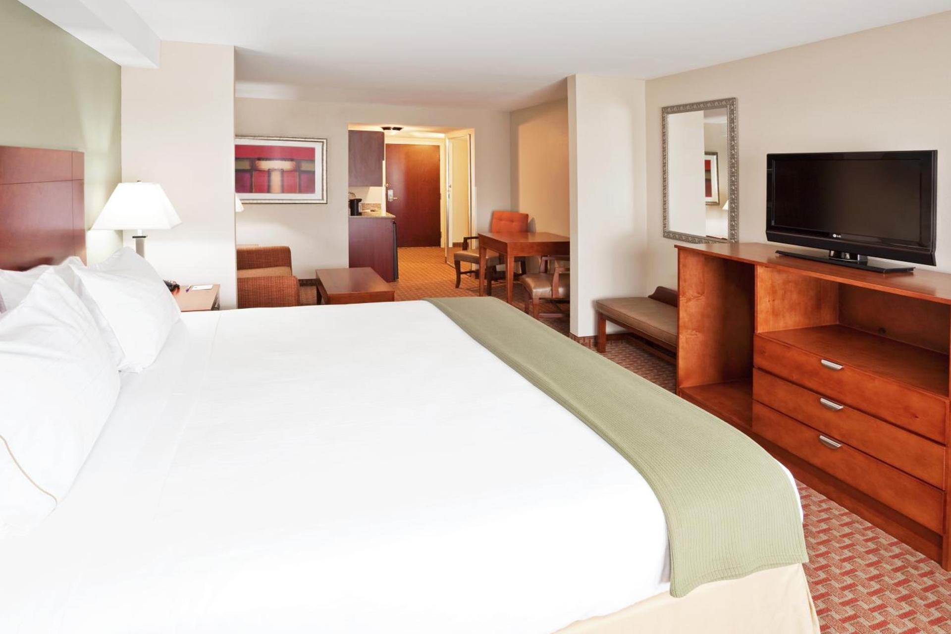 Holiday Inn Express & Suites Niagara Falls by IHG photo 14
