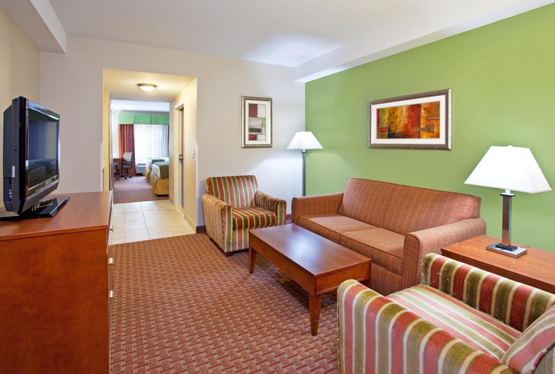 Holiday Inn Express & Suites Niagara Falls by IHG photo 16