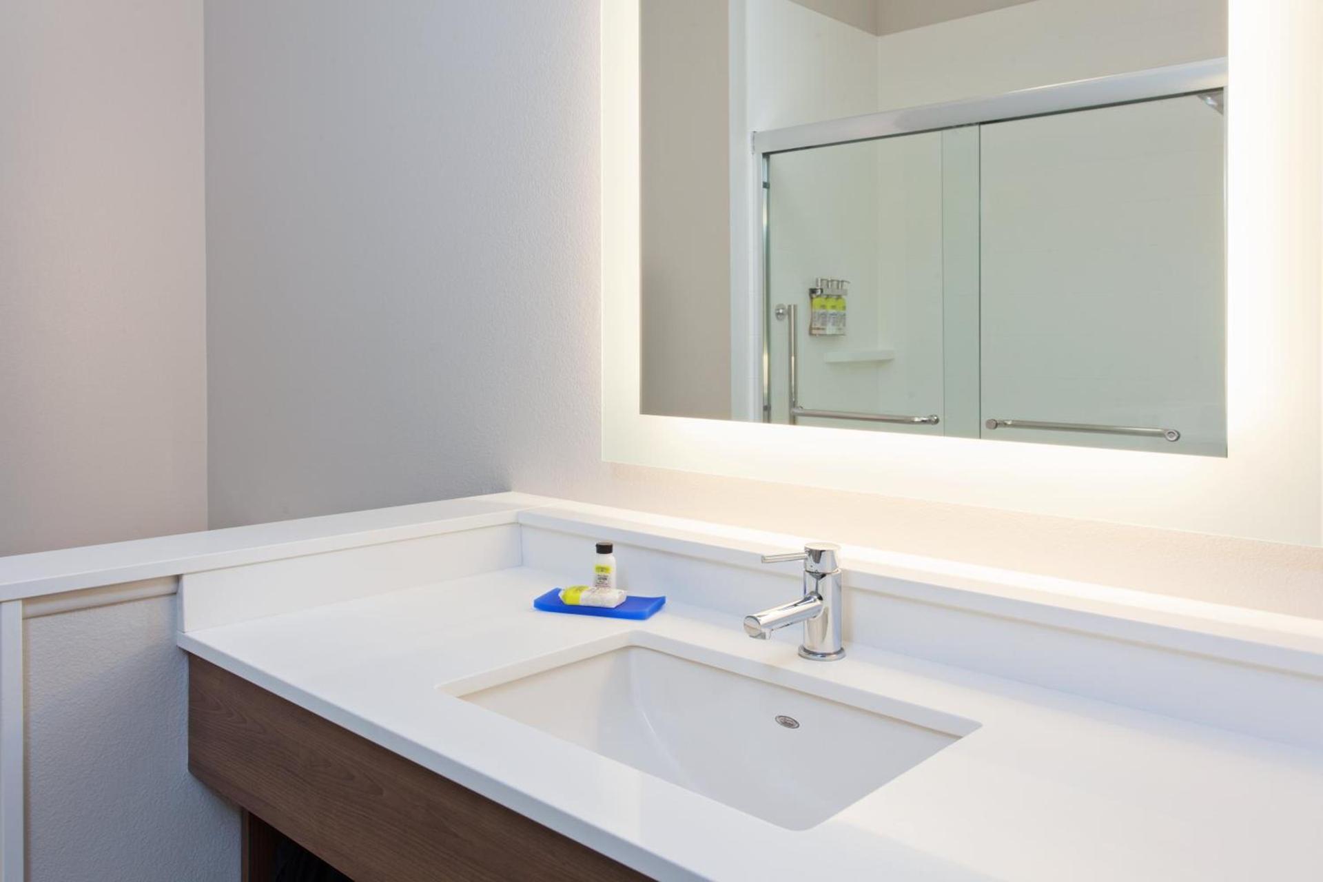Holiday Inn Express & Suites - Moses Lake by IHG photo 38