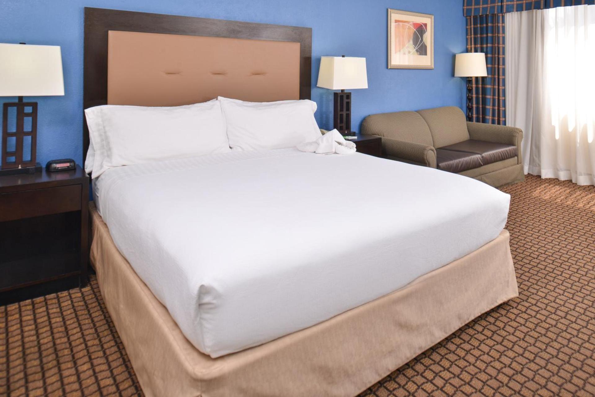 Ramada Plaza by Wyndham Sheridan Hotel & Convention Center photo 40