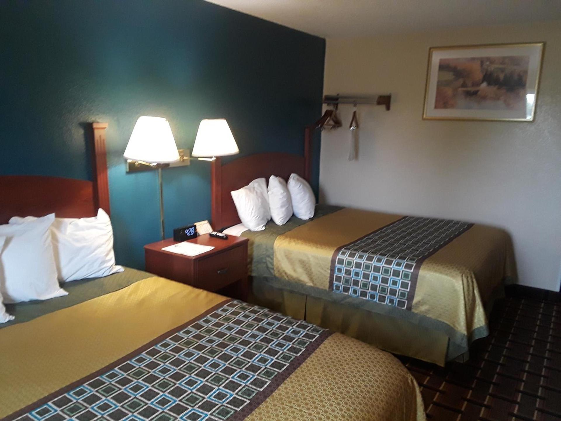 Faribault Hometown Inn & Suites photo 2