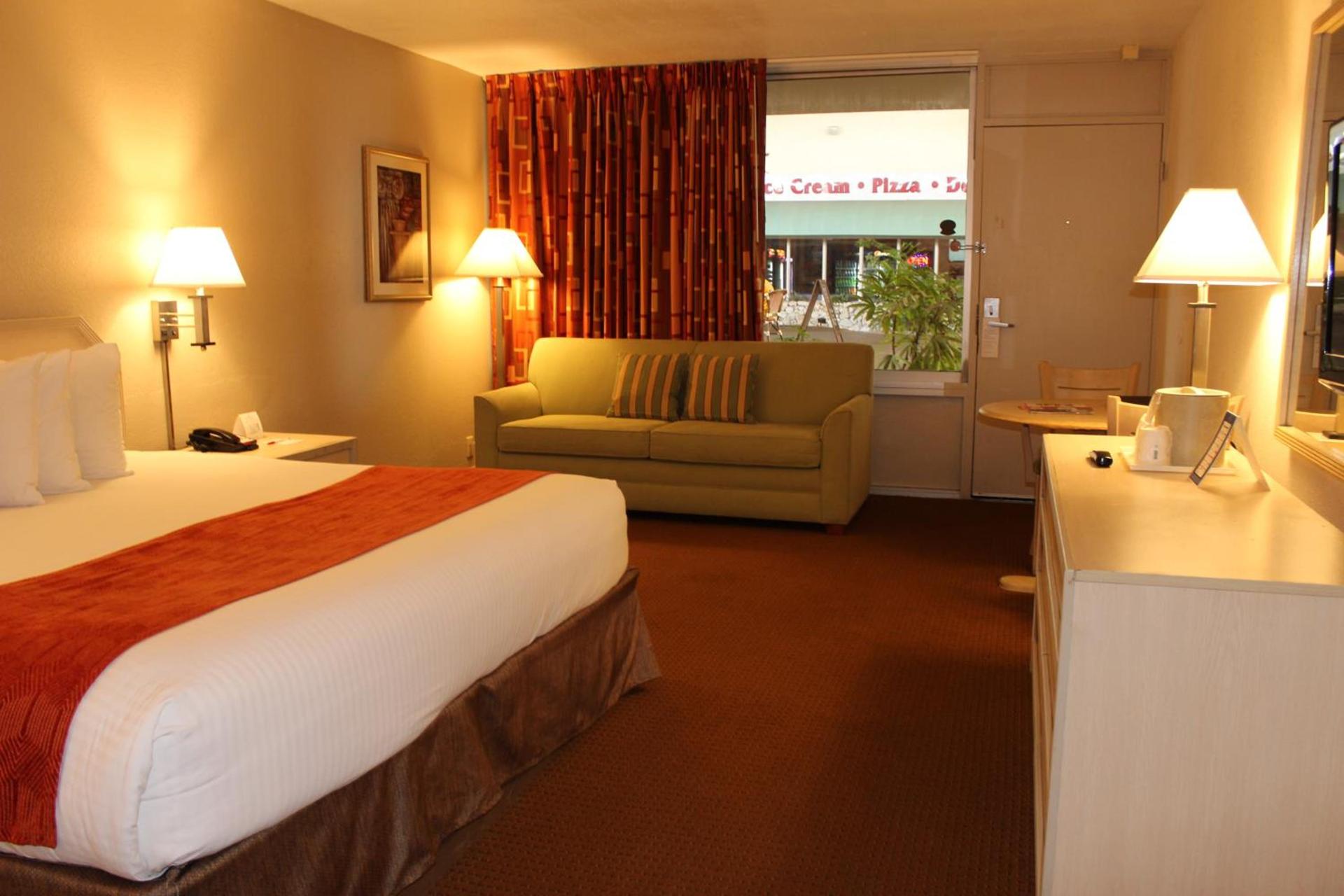 Ramada by Wyndham Kissimmee Gateway - Free Theme Park Shuttle photo 86