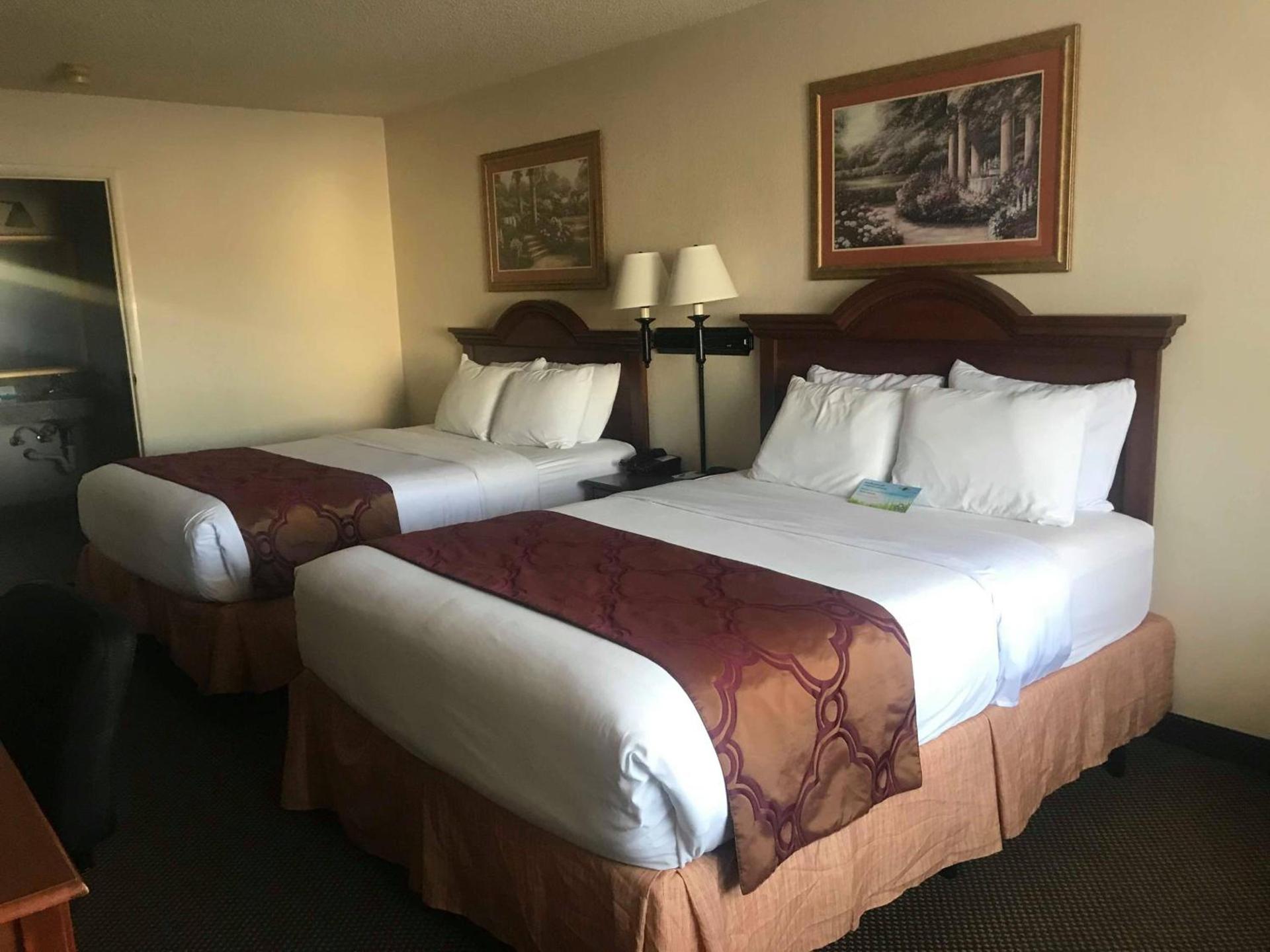 Days Inn by Wyndham Abilene photo 16