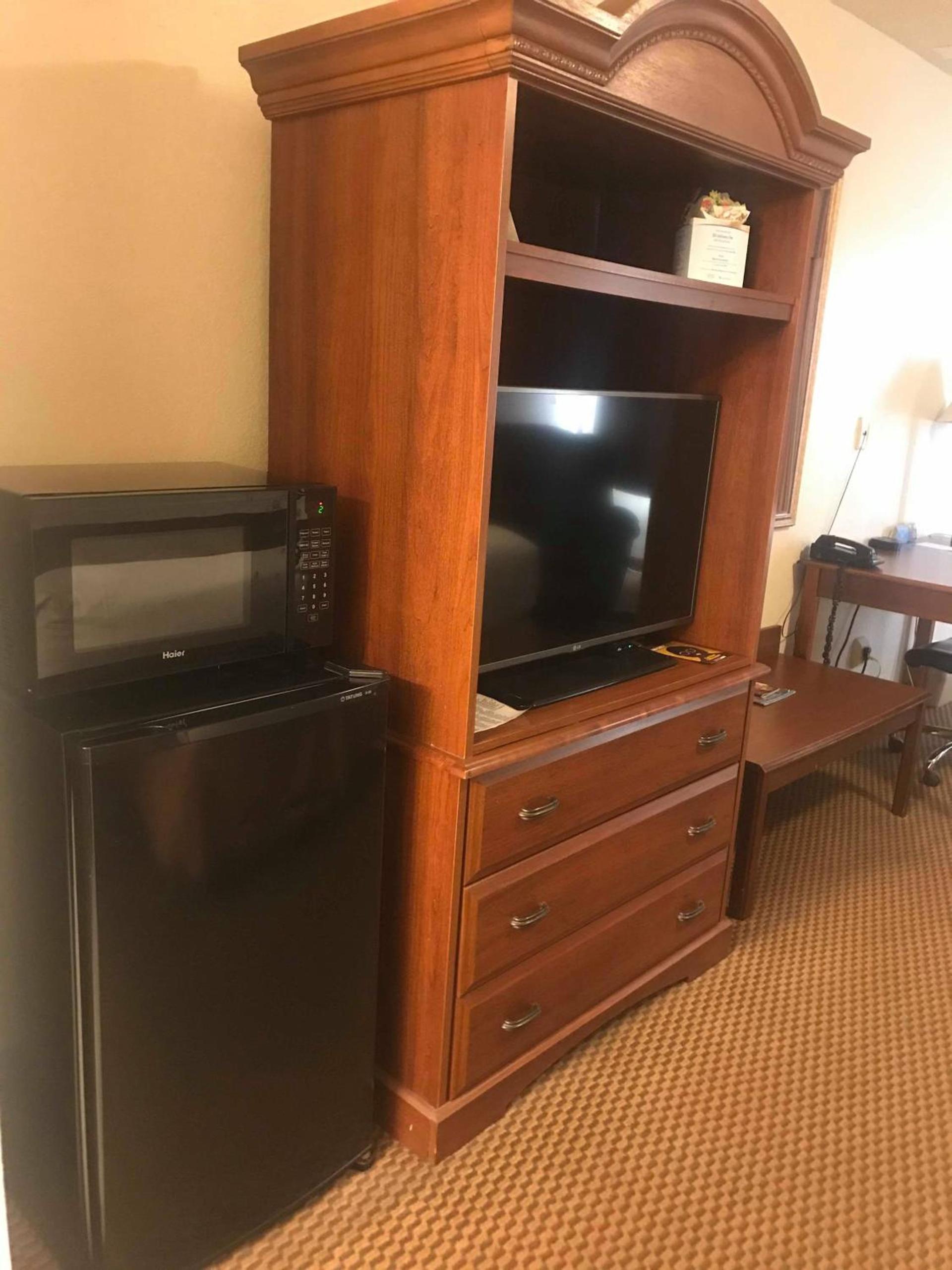 Days Inn by Wyndham Abilene photo 17