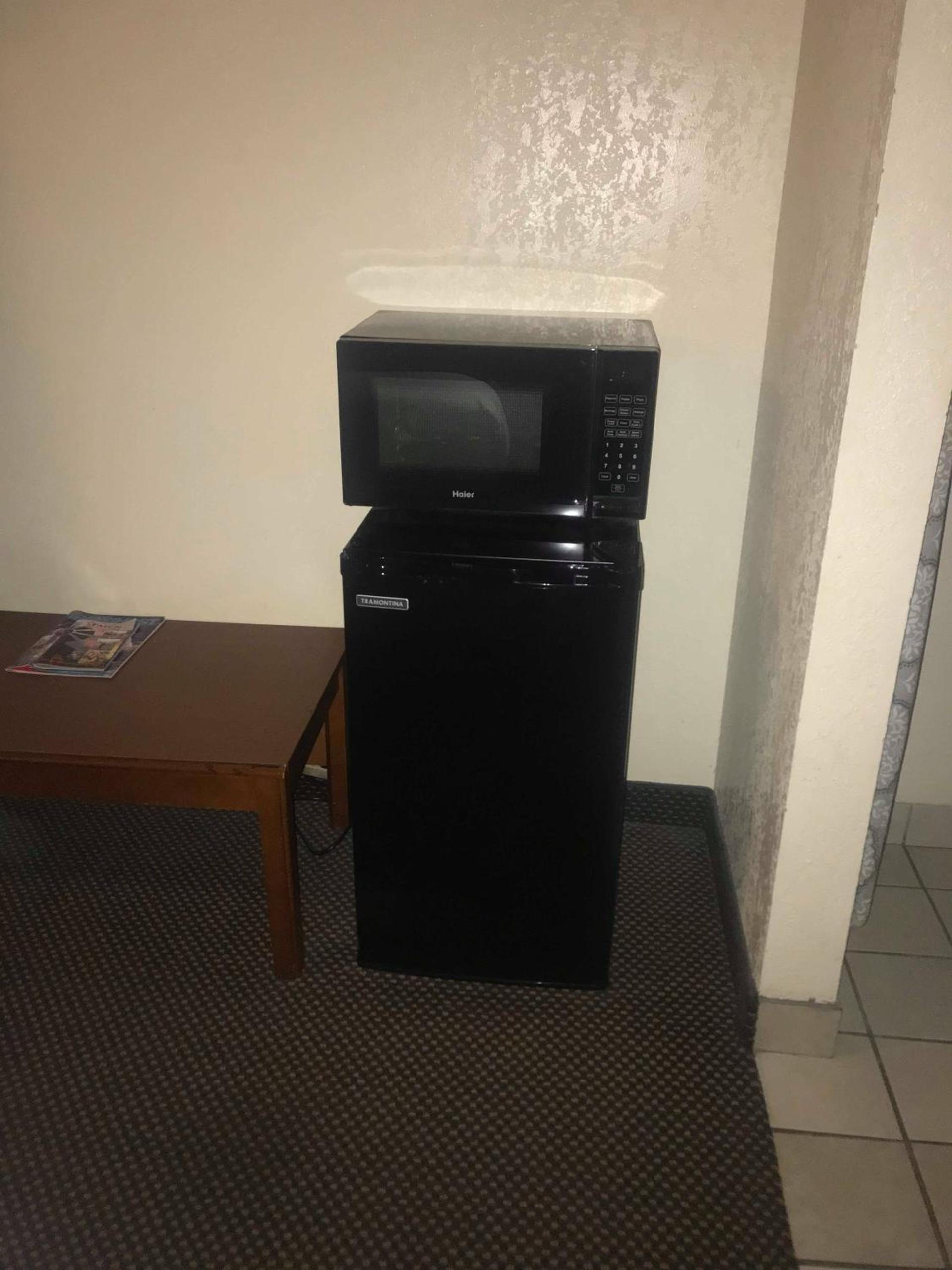 Days Inn by Wyndham Abilene photo 18