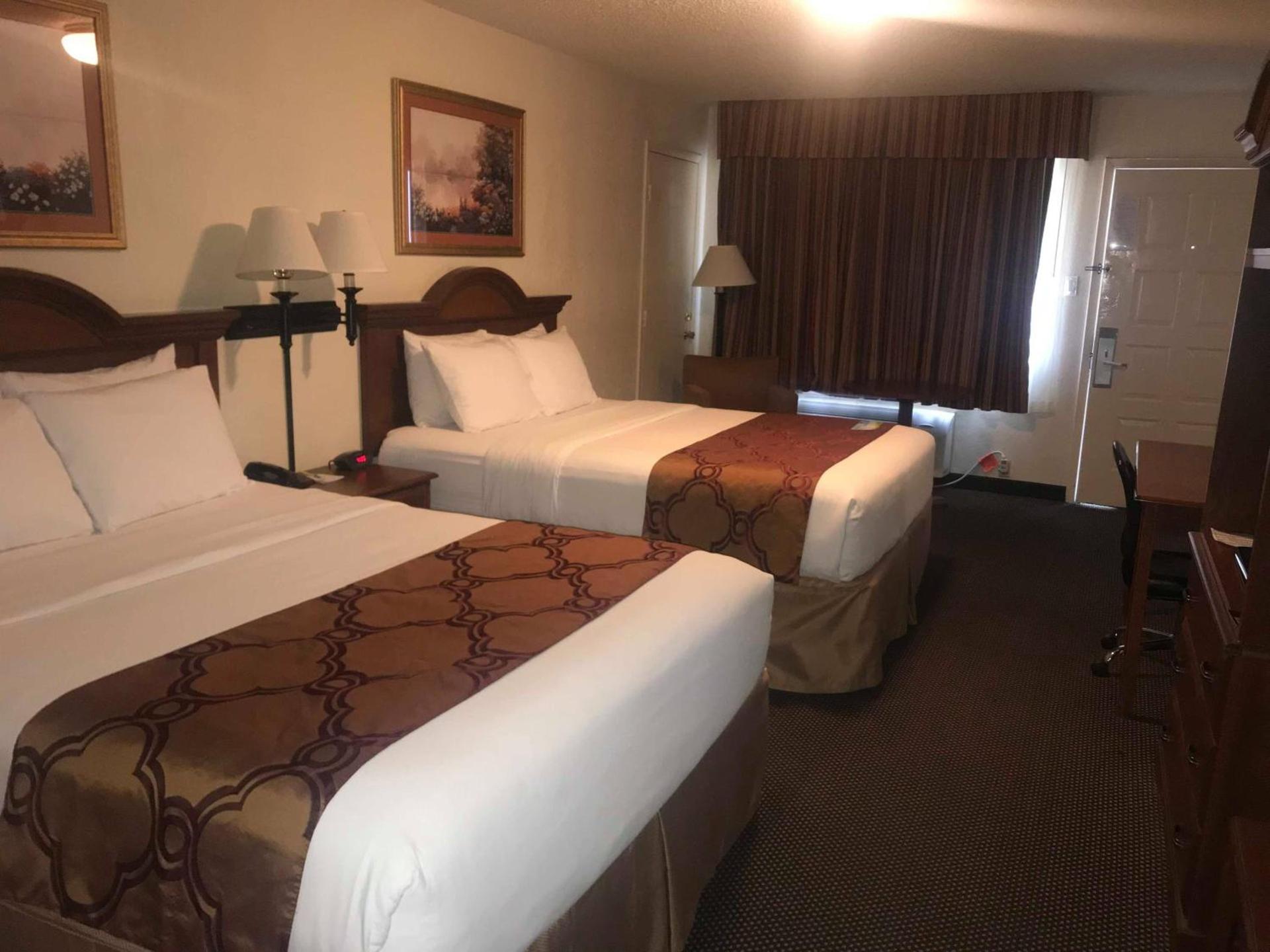 Days Inn by Wyndham Abilene photo 21