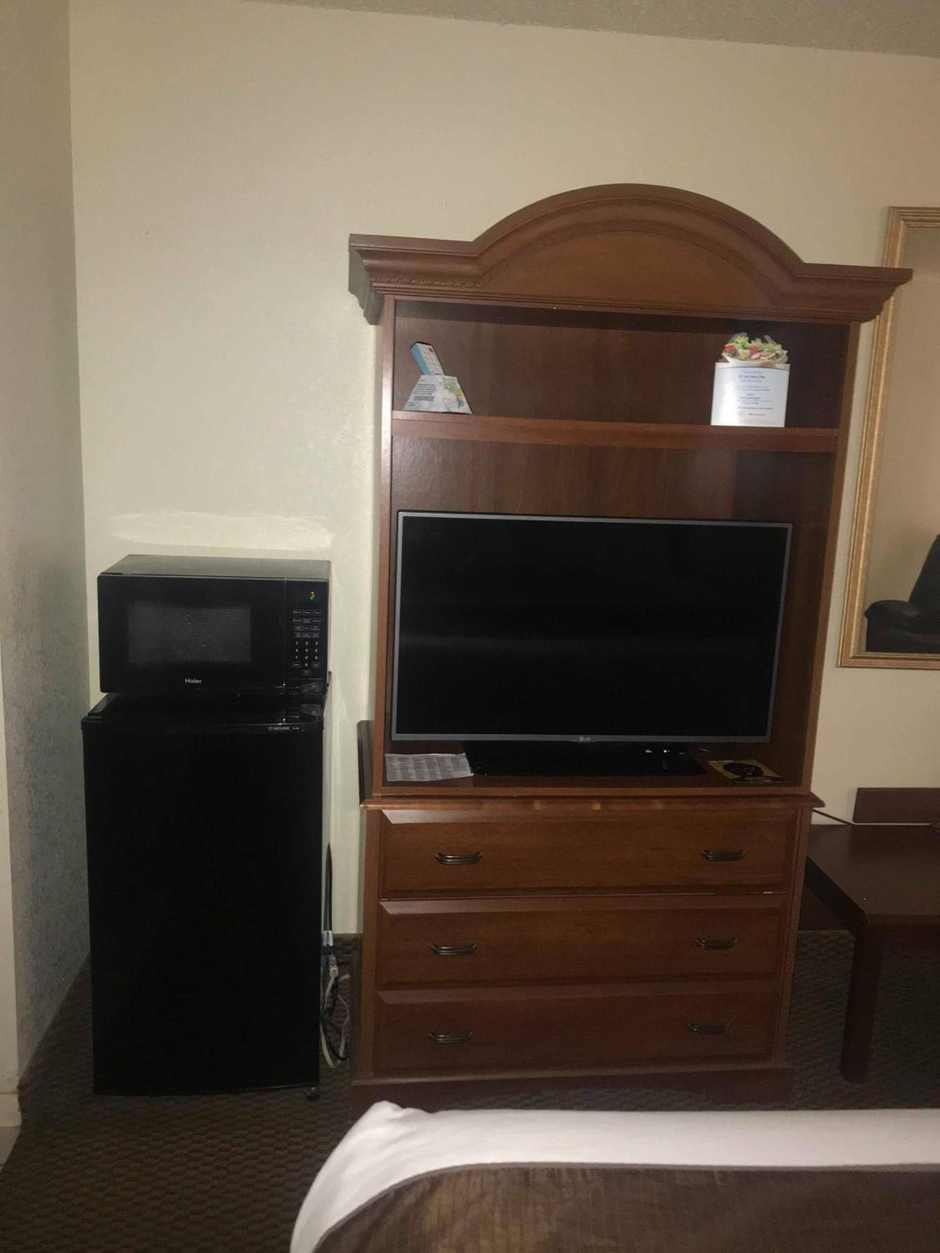 Days Inn by Wyndham Abilene photo 22
