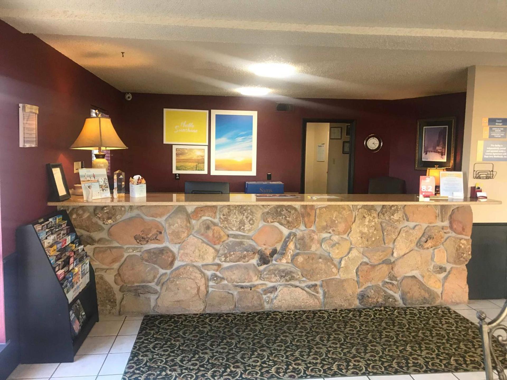 Days Inn by Wyndham Abilene photo 3