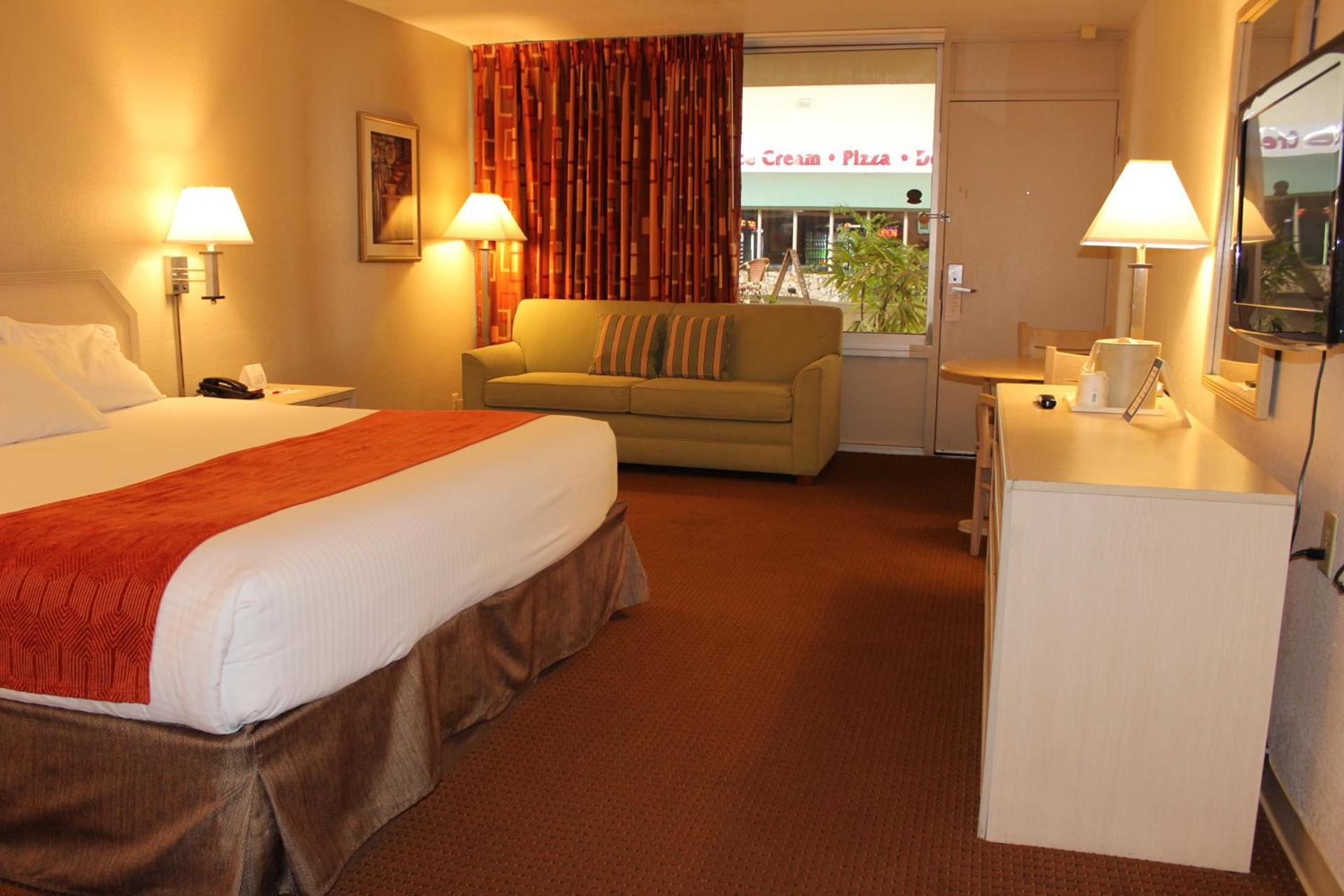 Ramada by Wyndham Kissimmee Gateway - Free Theme Park Shuttle photo 83