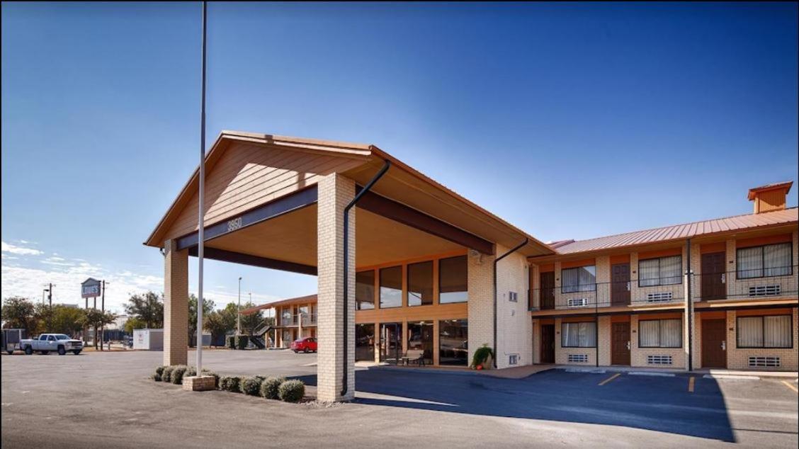 Days Inn by Wyndham Abilene photo 2