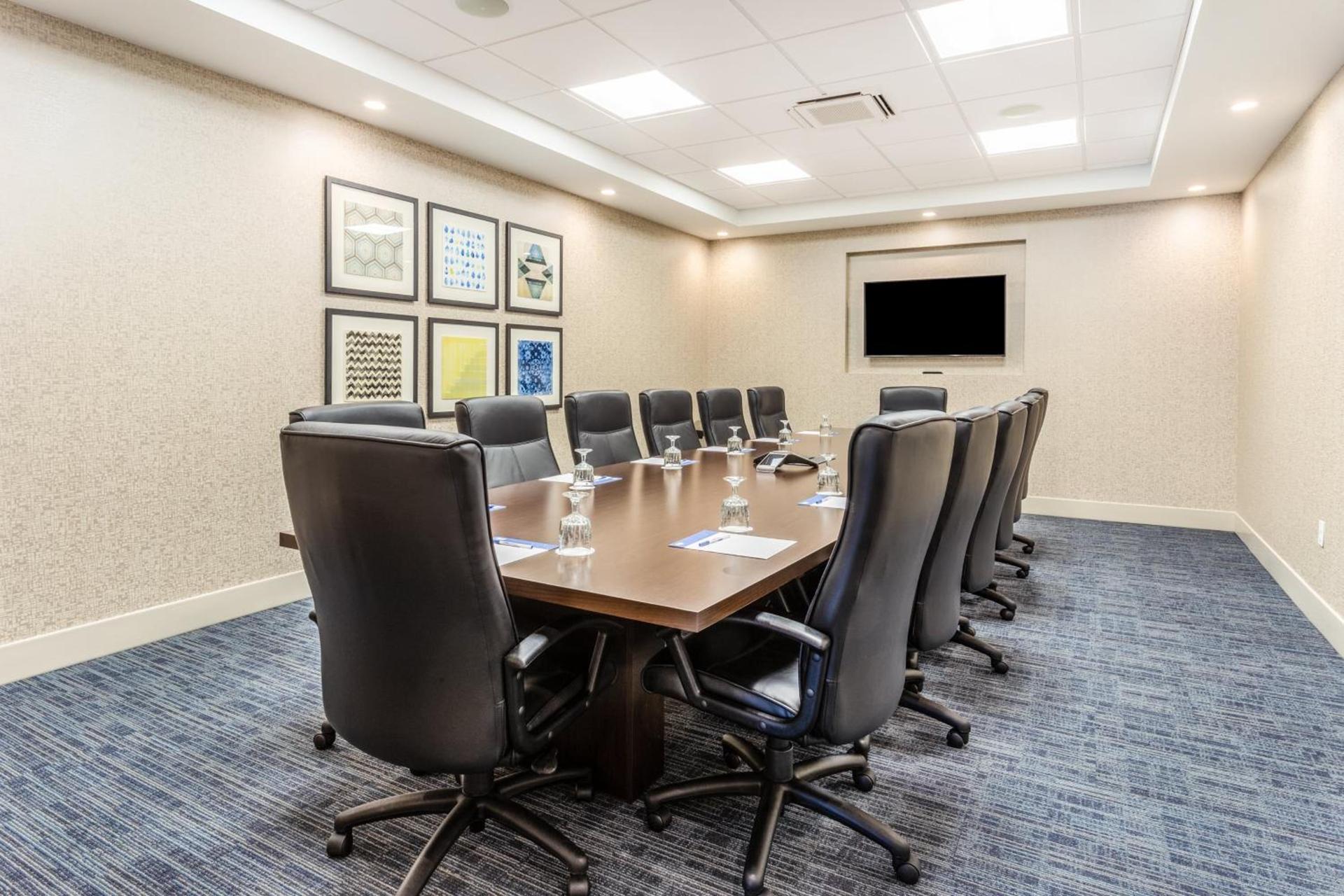 Holiday Inn Express & Suites - Springfield North by IHG photo 10