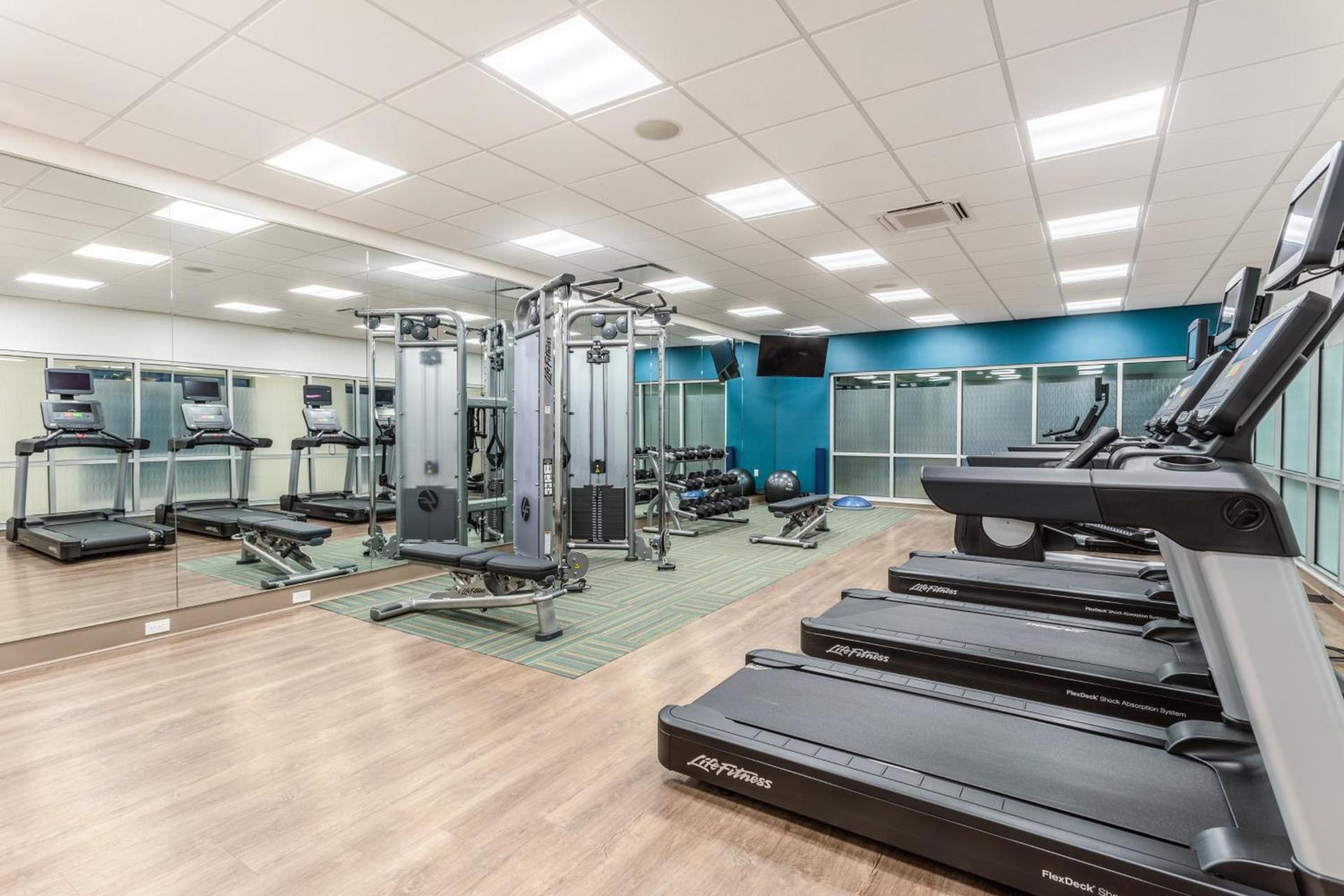 Holiday Inn Express & Suites - Springfield North by IHG photo 16