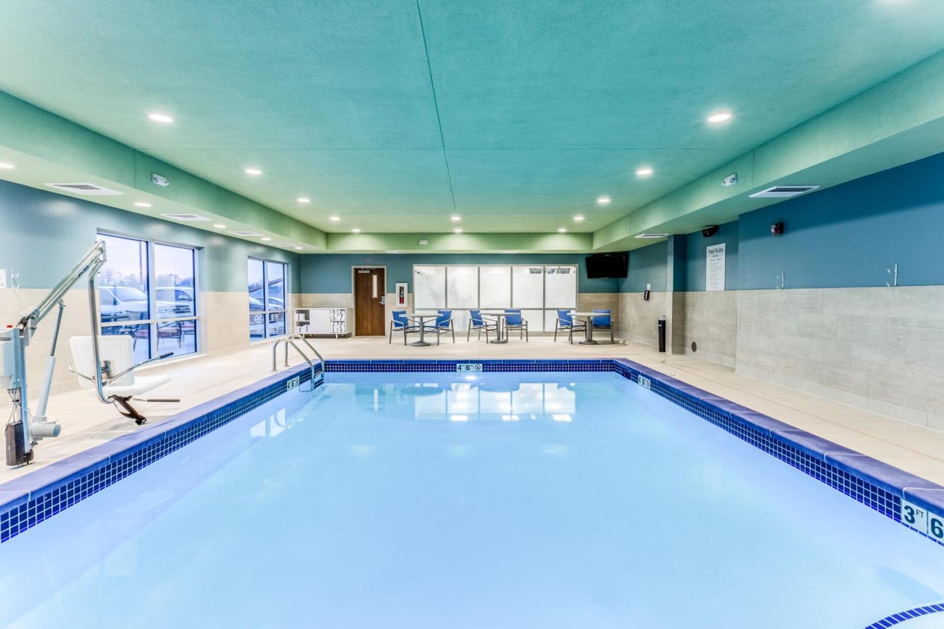 Holiday Inn Express & Suites - Springfield North by IHG photo 27