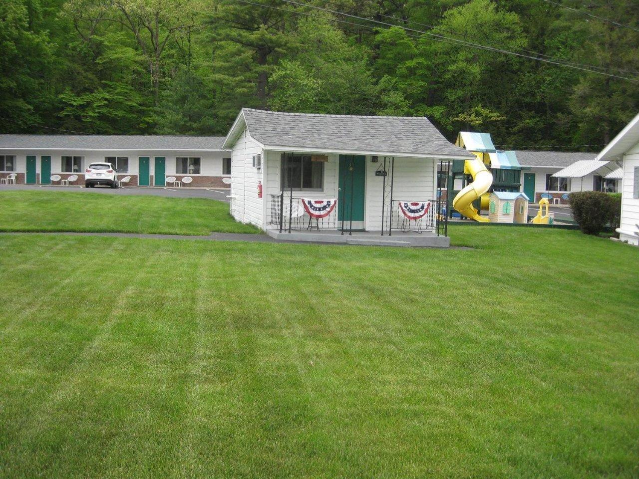 Brookside Motel & Cabins photo 14
