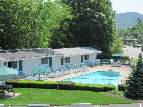 Brookside Motel & Cabins photo 16
