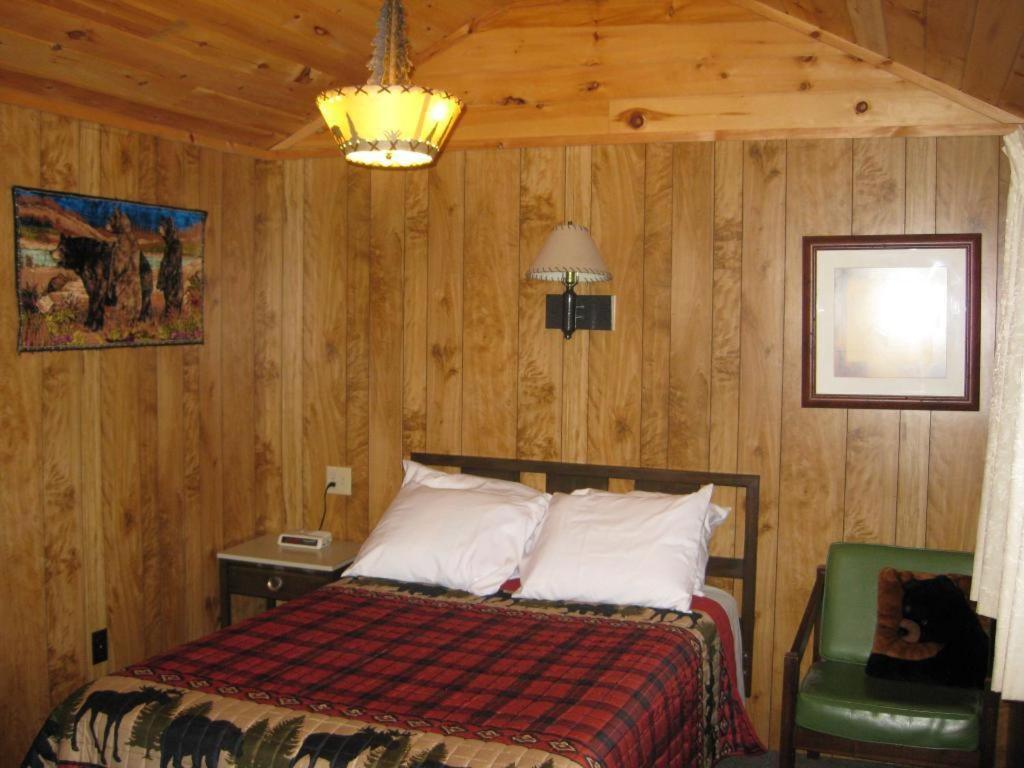 Brookside Motel & Cabins photo 24