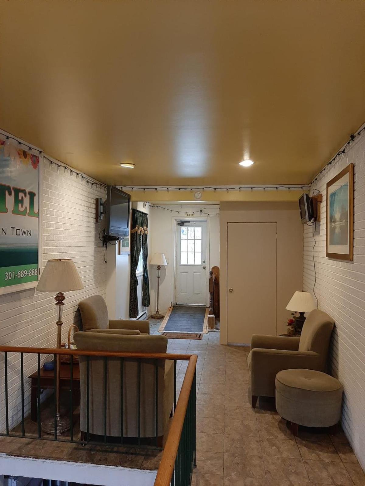 Clarysville Motel photo 85