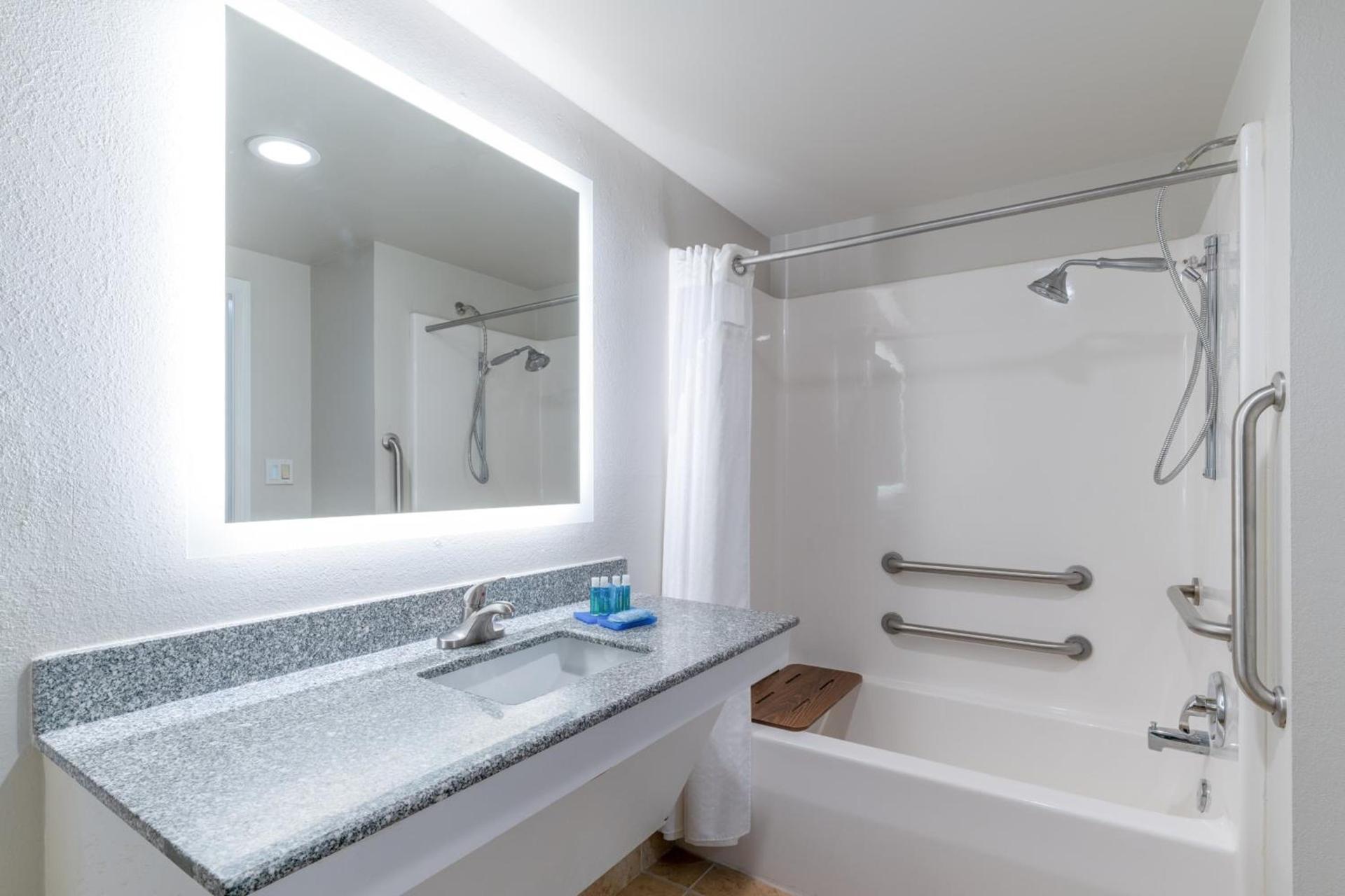 Holiday Inn Express Prince Frederick by IHG photo 30