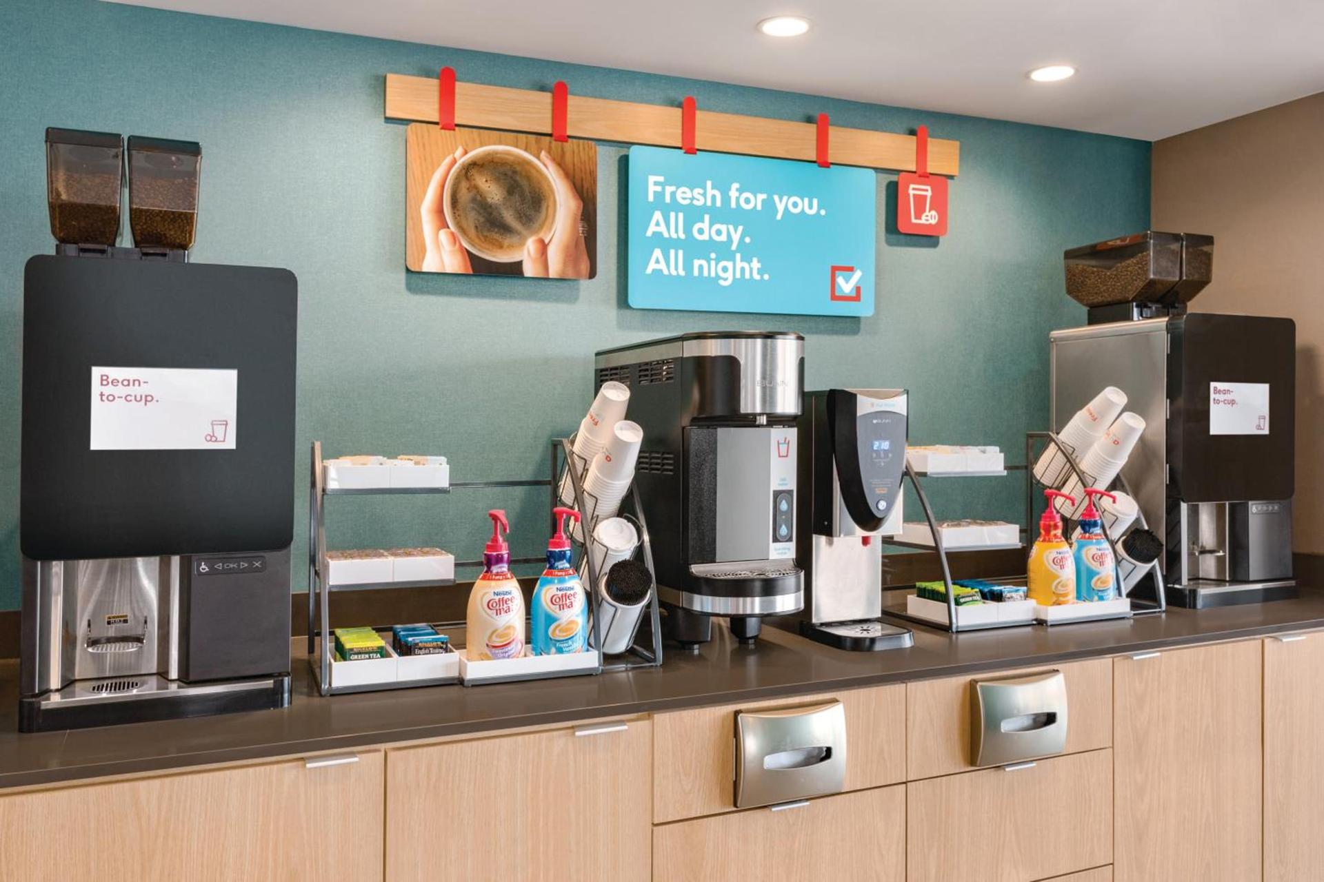 avid hotels - Orlando International Airport by IHG photo 10