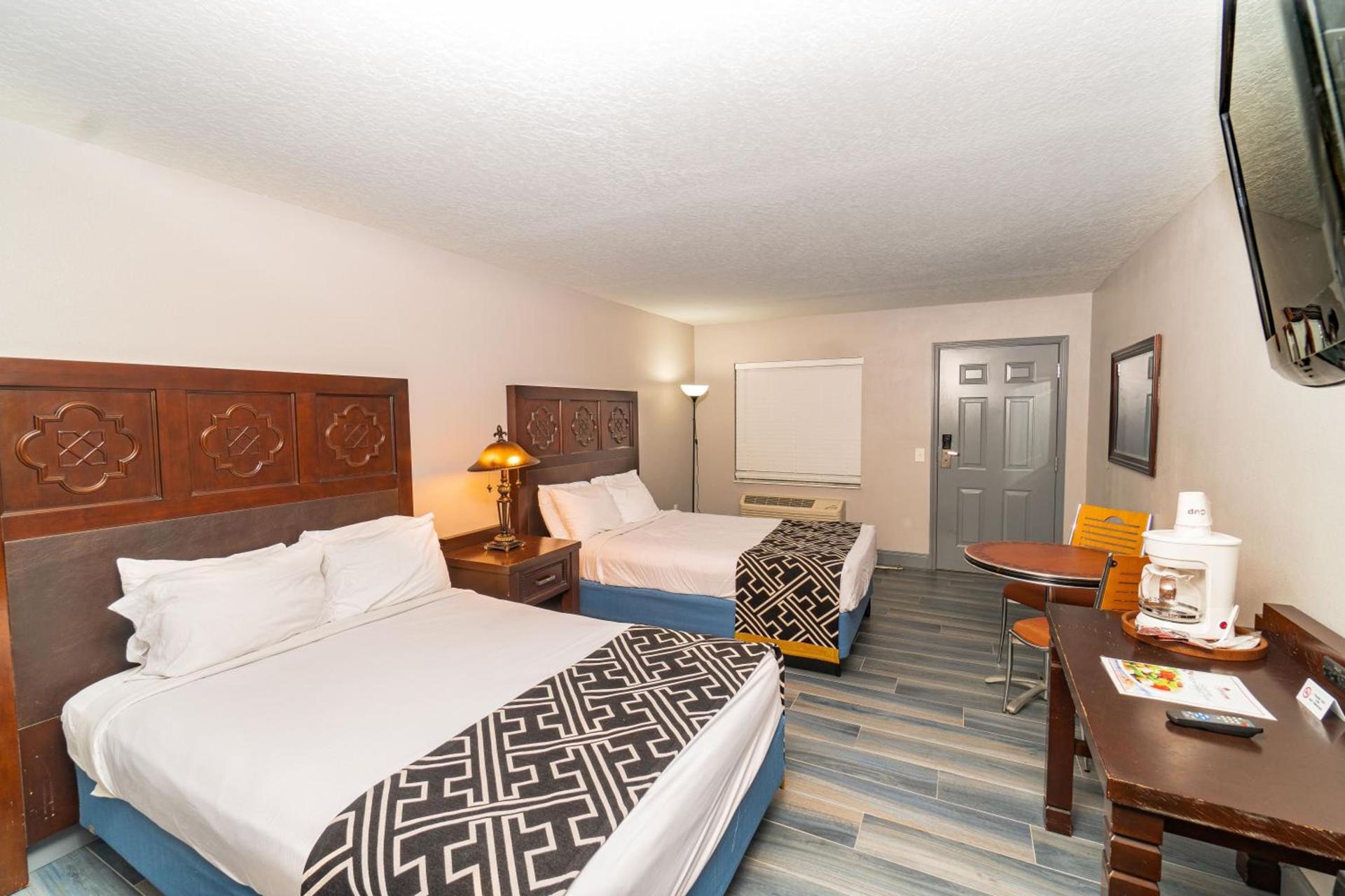 Sunshine Inn photo 28