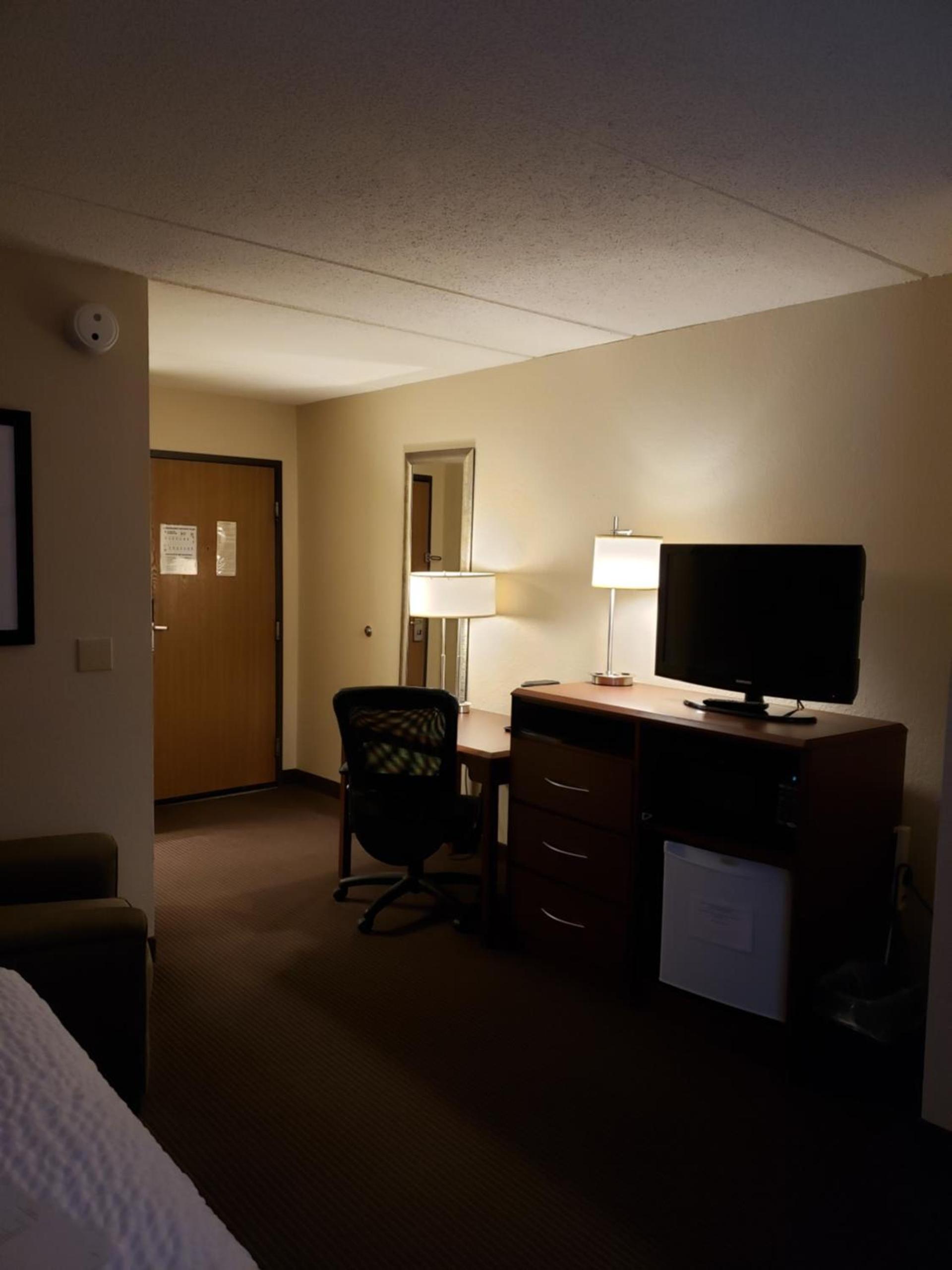 AmericInn by Wyndham Iron River photo 8