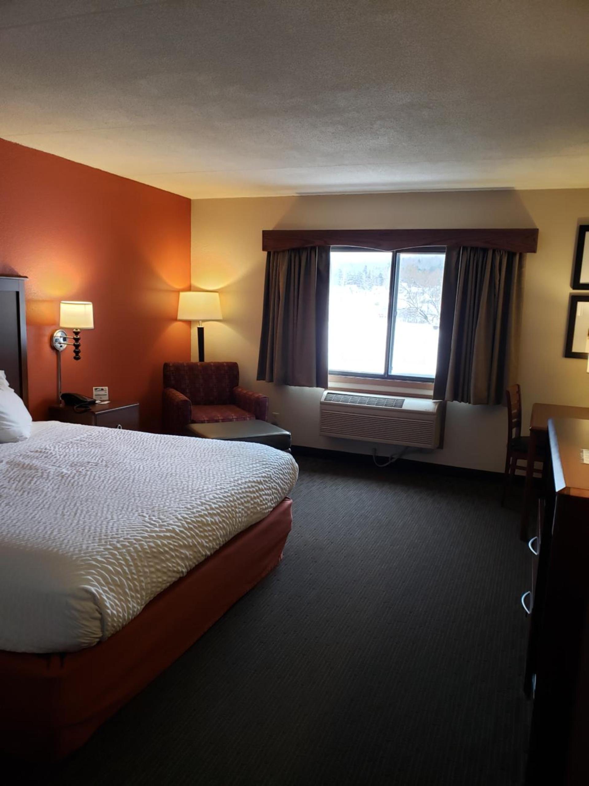AmericInn by Wyndham Iron River photo 7