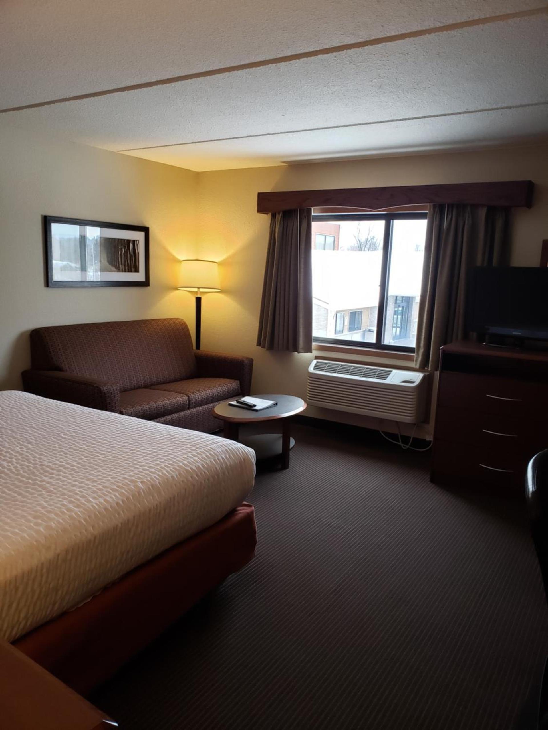 AmericInn by Wyndham Iron River photo 2
