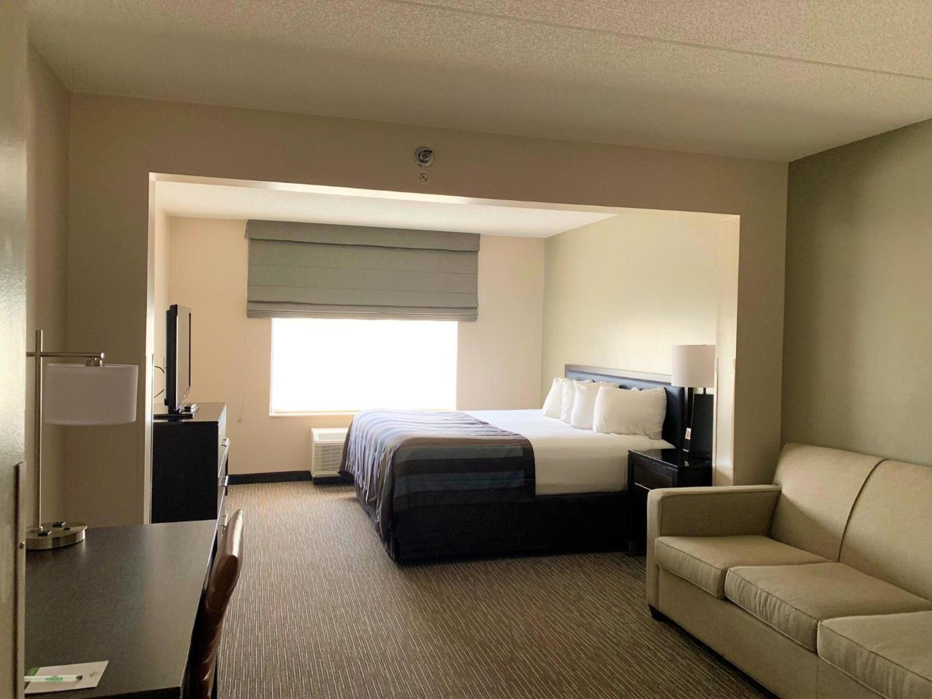Wingate by Wyndham Wilmington photo 45