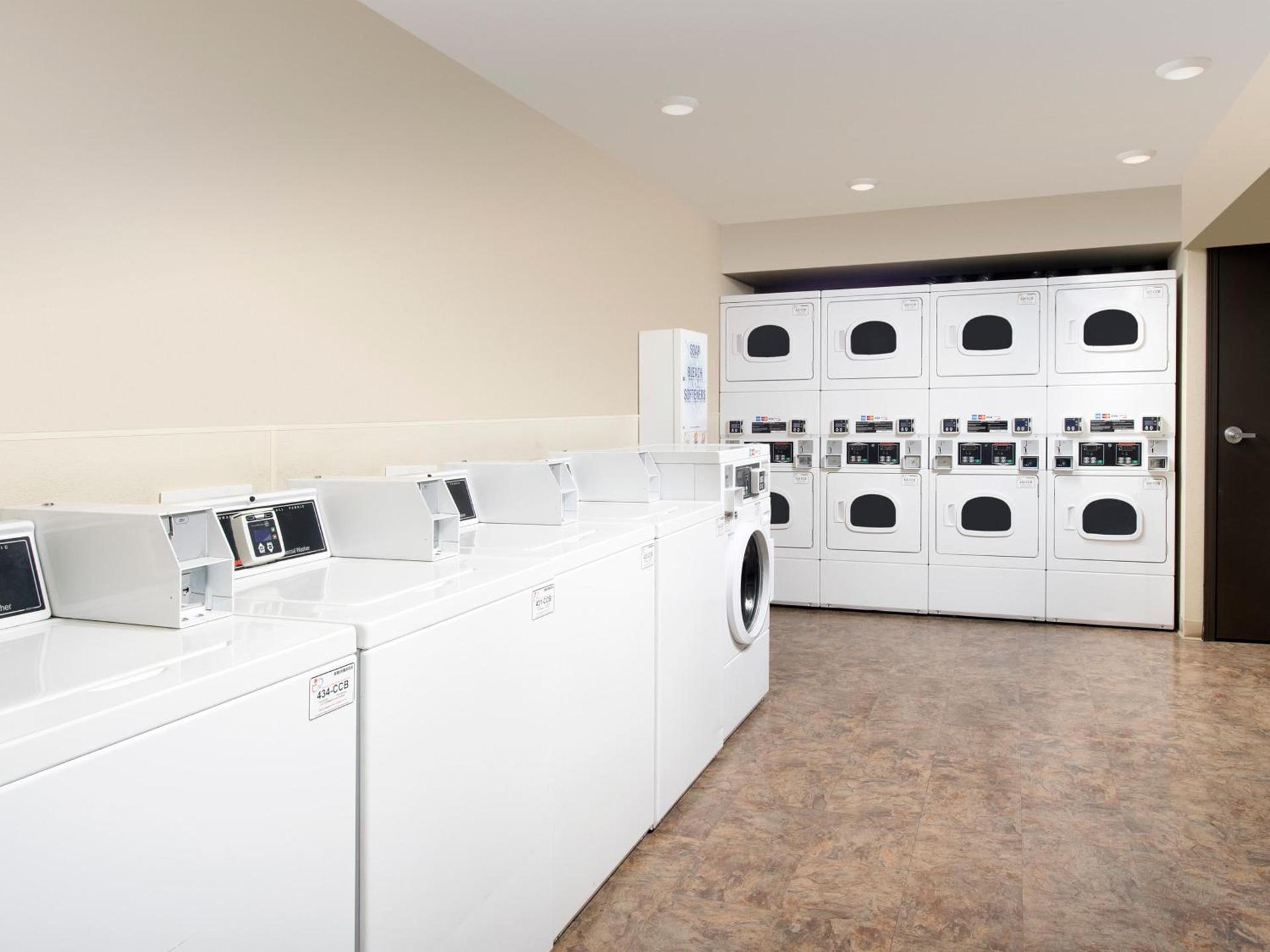 Extended Stay America Select Suites - Kansas City - Stadium photo 37