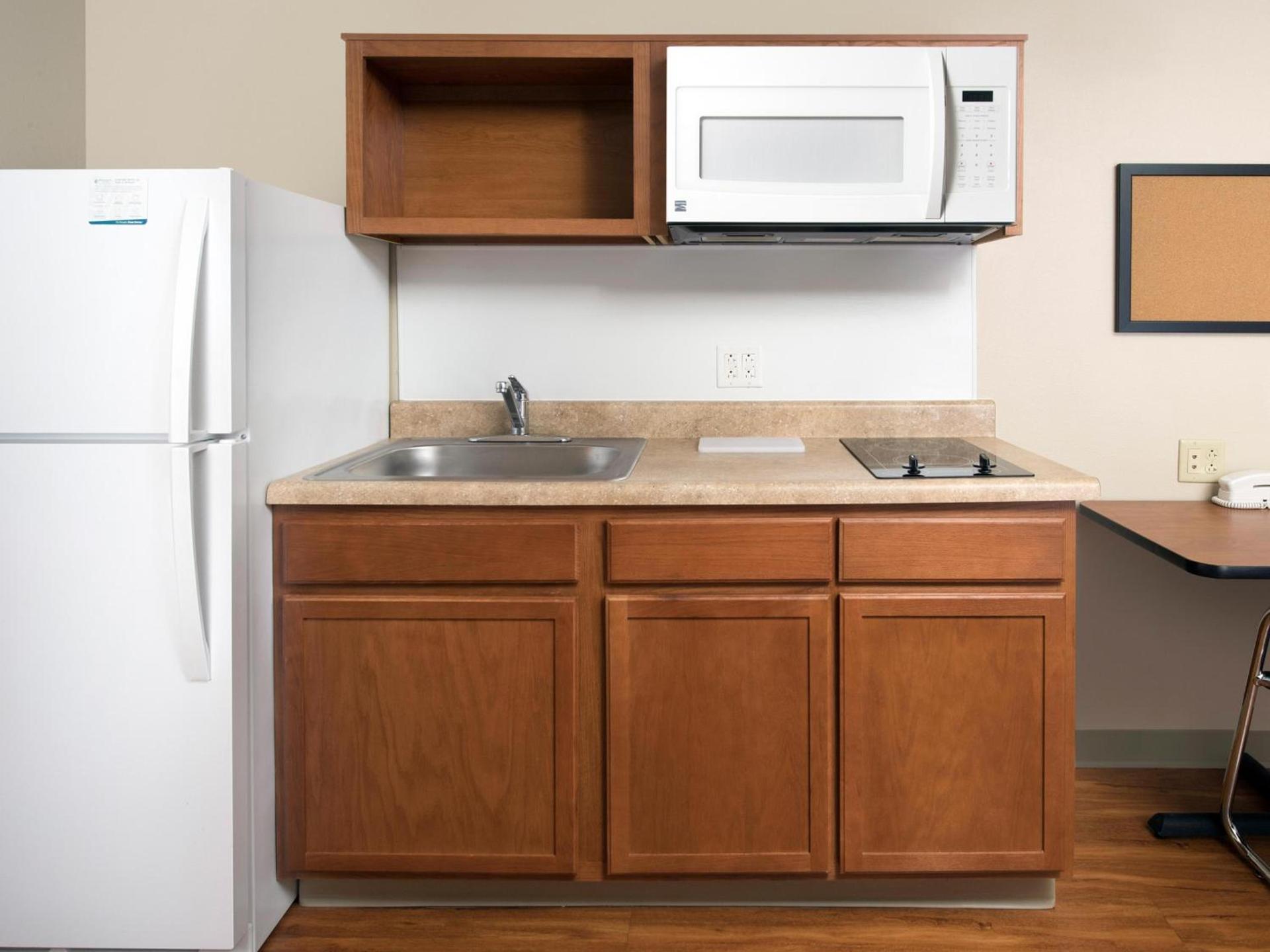 Extended Stay America Select Suites - Kansas City - Stadium photo 38