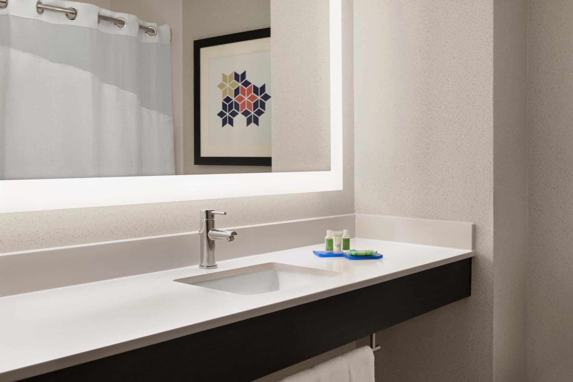 Holiday Inn Express Hotel & Suites McAlester by IHG photo 44