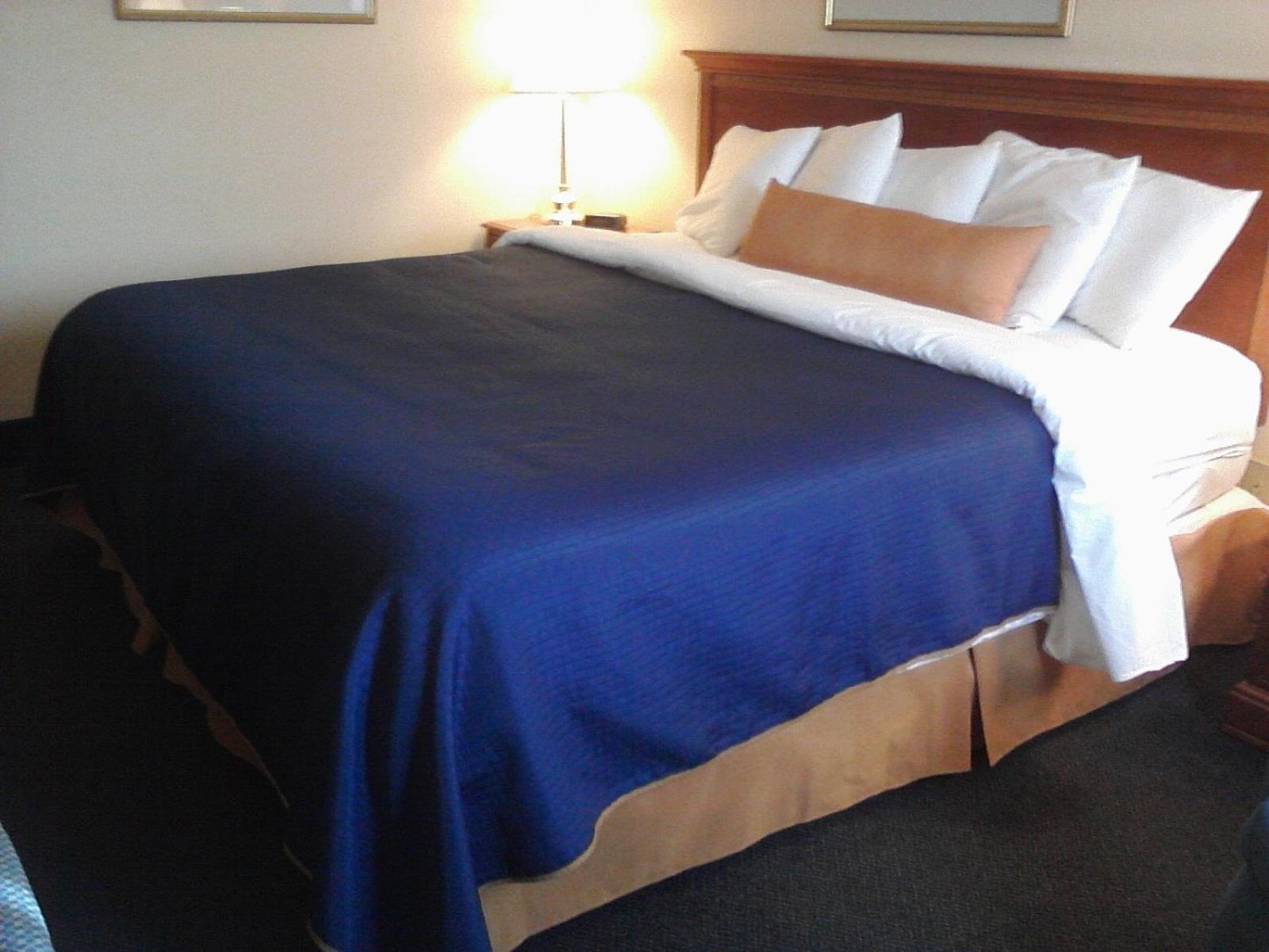 Days Inn by Wyndham Keene NH photo 23