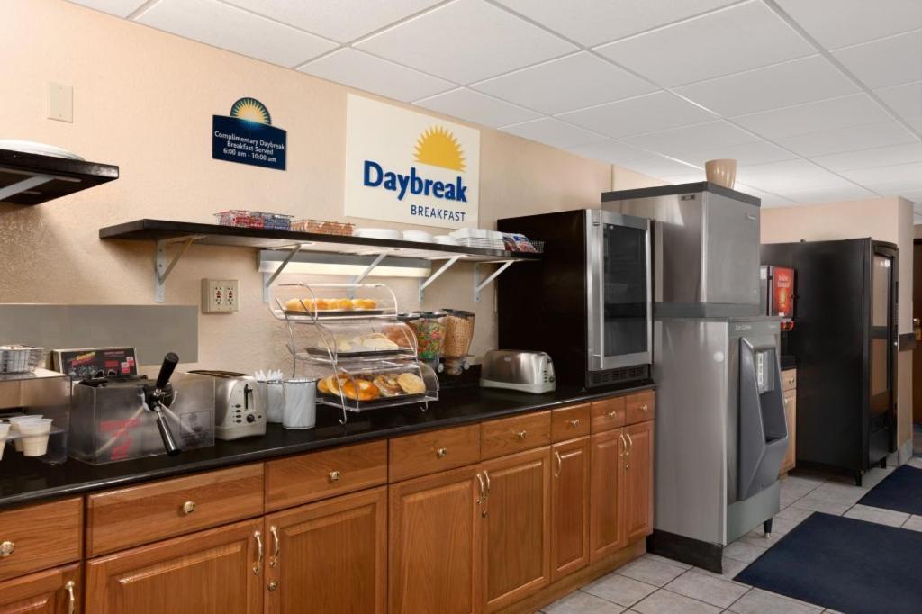 Days Inn by Wyndham Keene NH photo 24