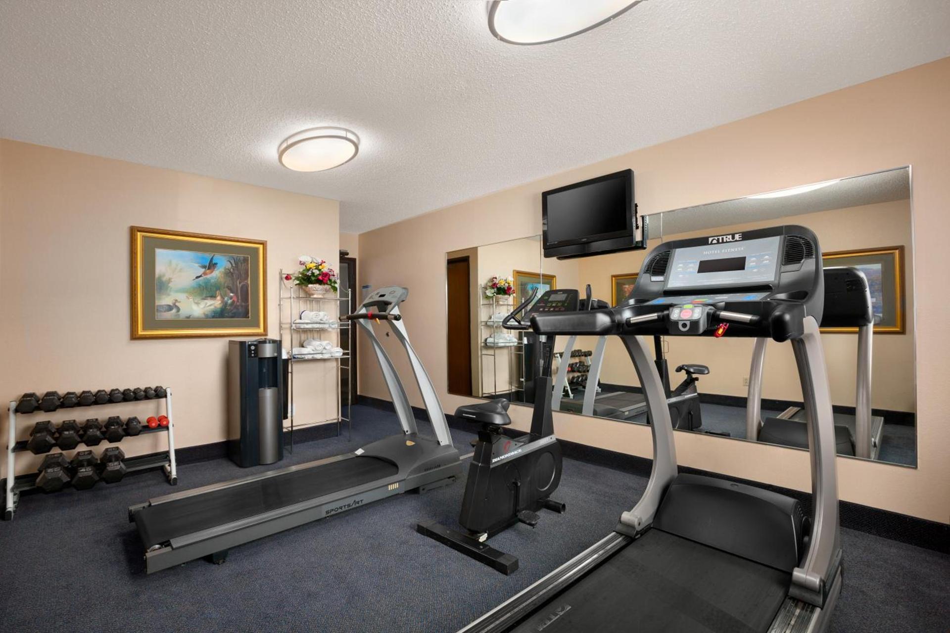 Days Inn by Wyndham Keene NH photo 28
