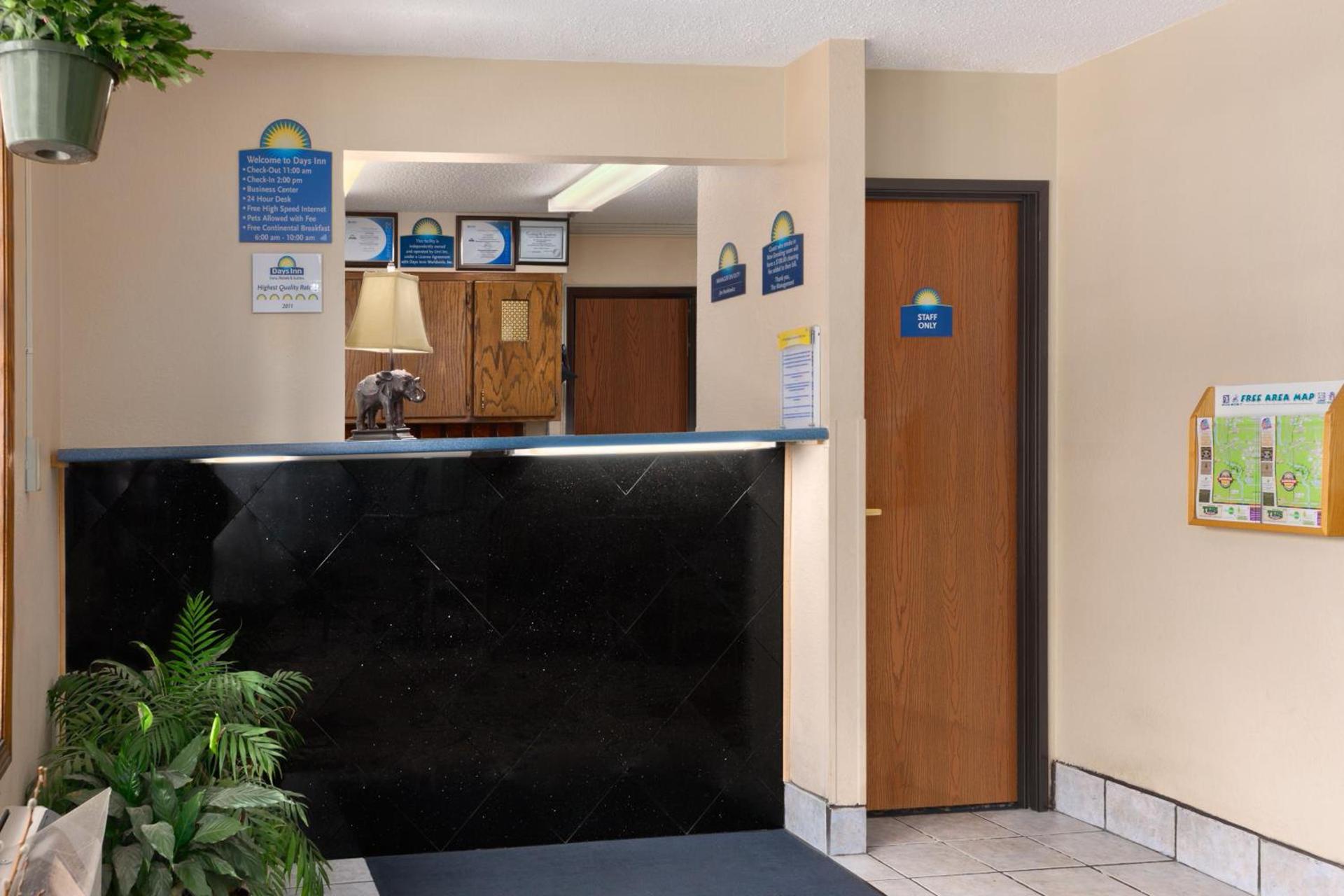 Days Inn by Wyndham Keene NH photo 32