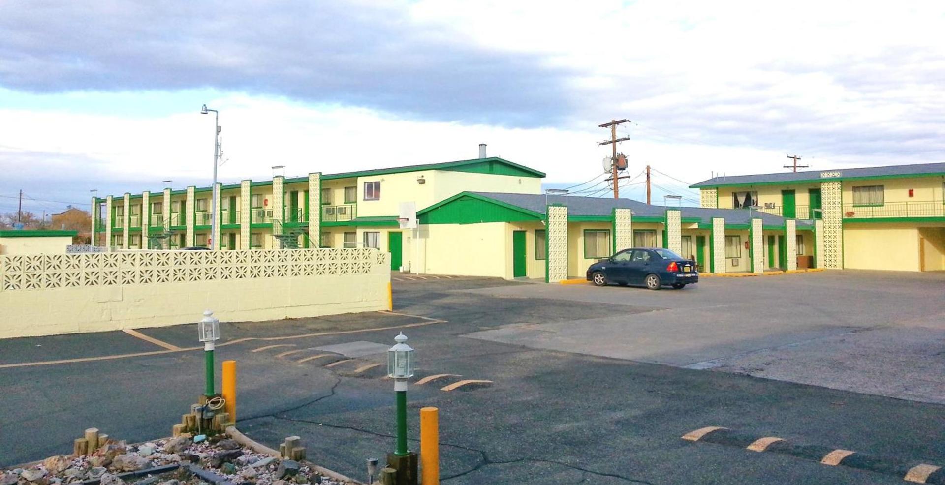Economy Inn photo 21