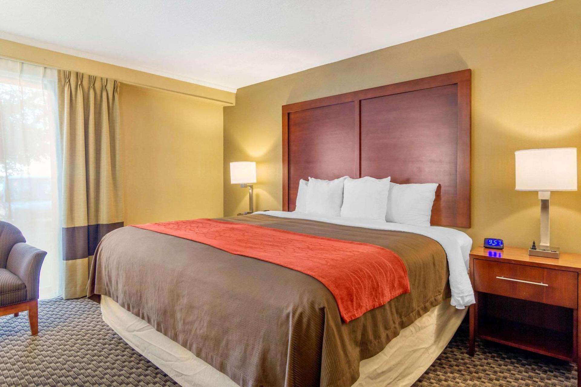 Holiday Inn Express Denver Central - North photo 30