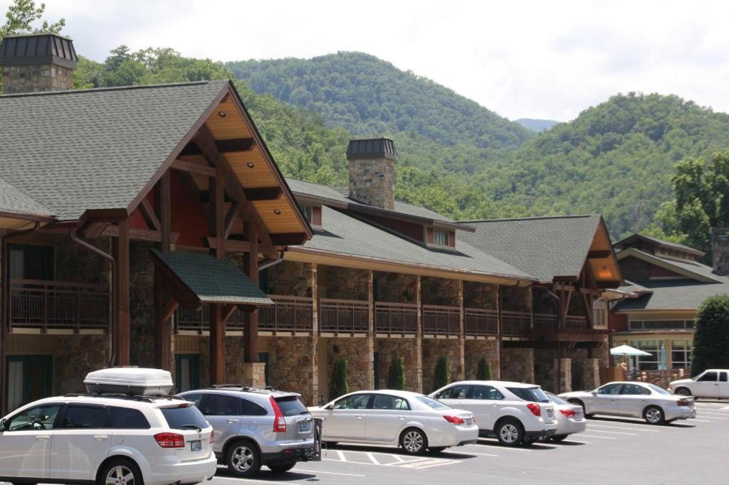 Greystone Lodge on the River photo 4
