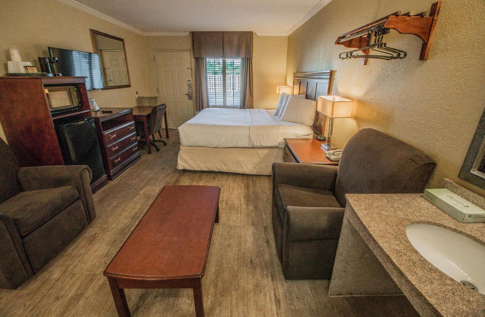 Days Inn by Wyndham Destin photo 50