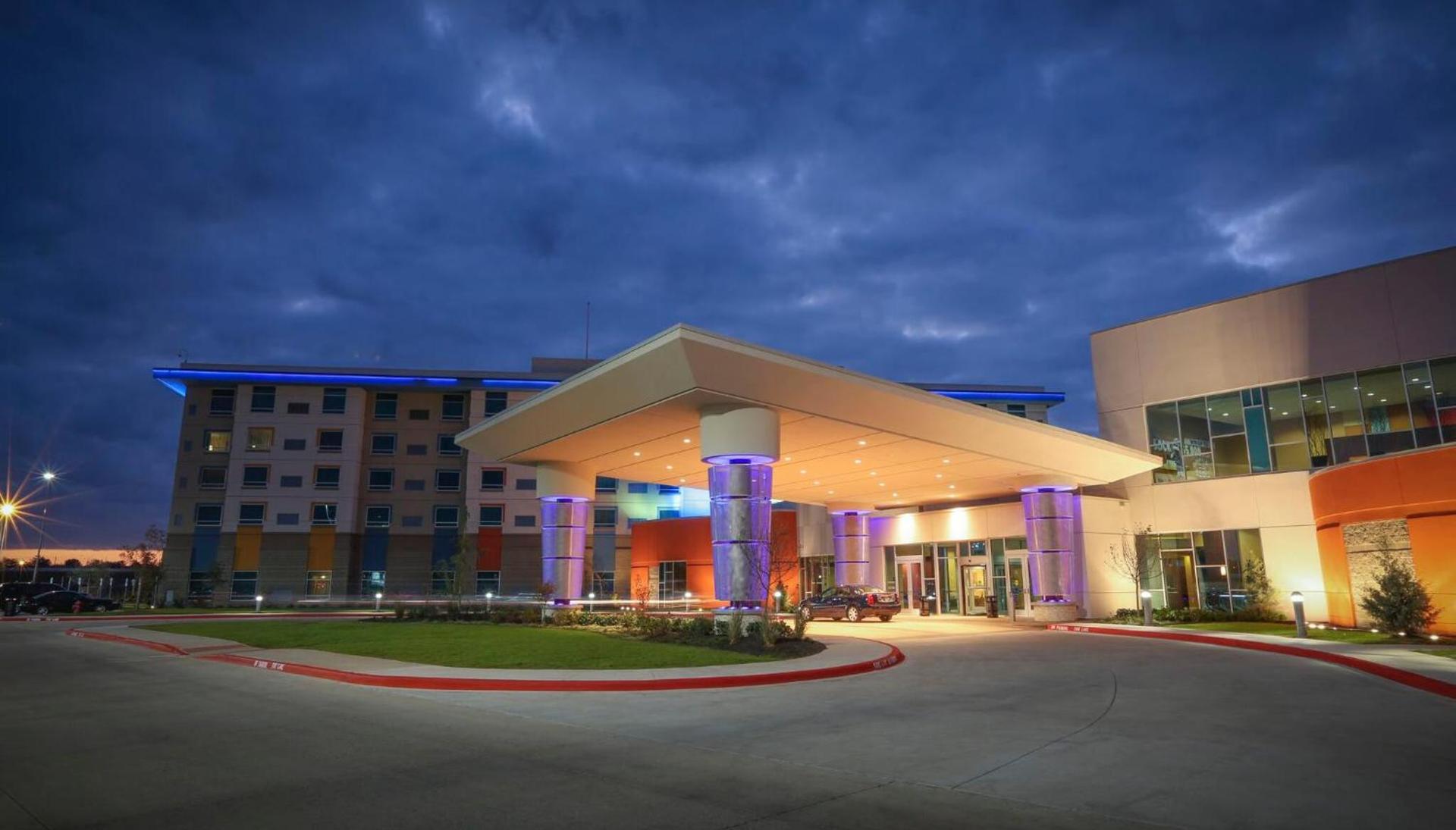 Apache Casino Hotel — hotel in Lawton