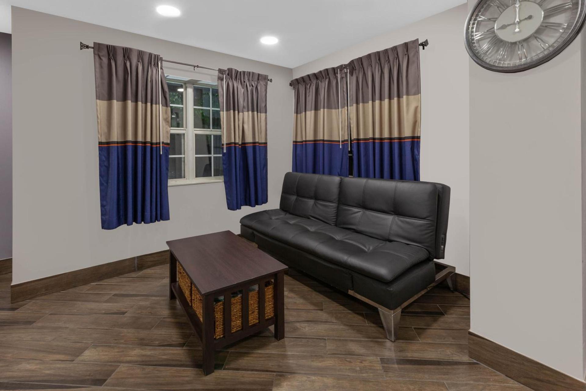 Microtel Inn Suite by Wyndham BWI Airport photo 16