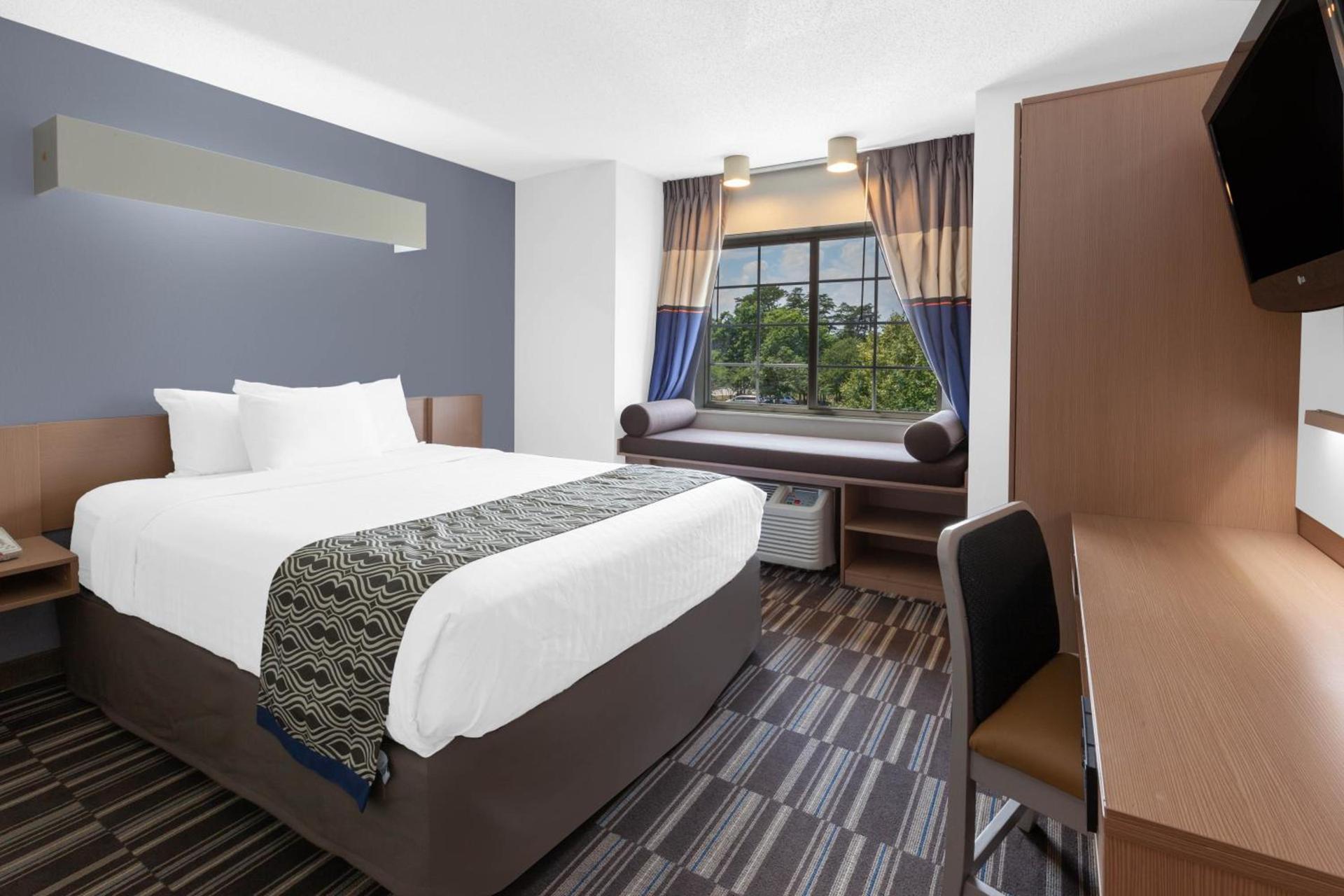 Microtel Inn Suite by Wyndham BWI Airport photo 6