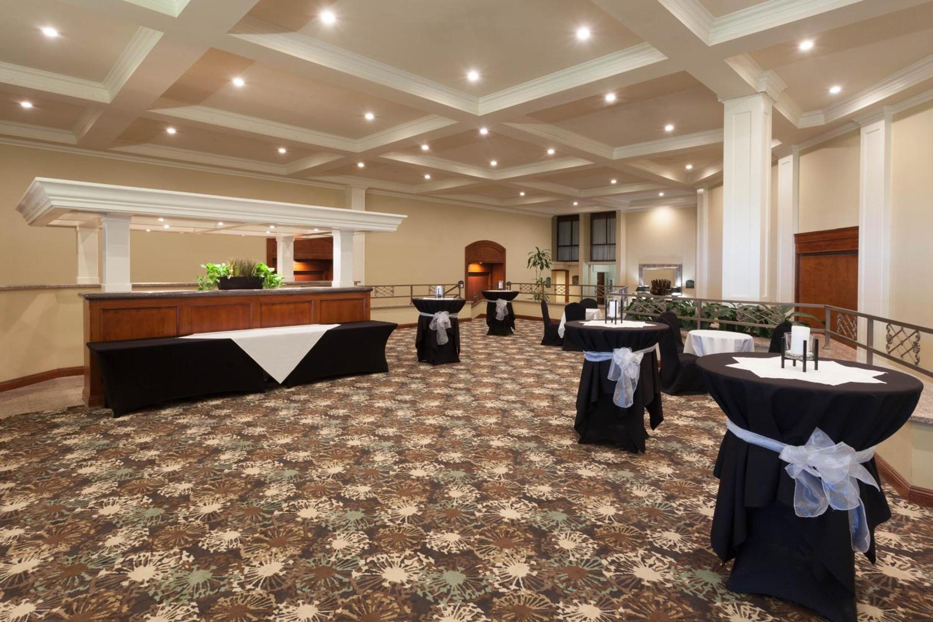Wyndham Visalia photo 8
