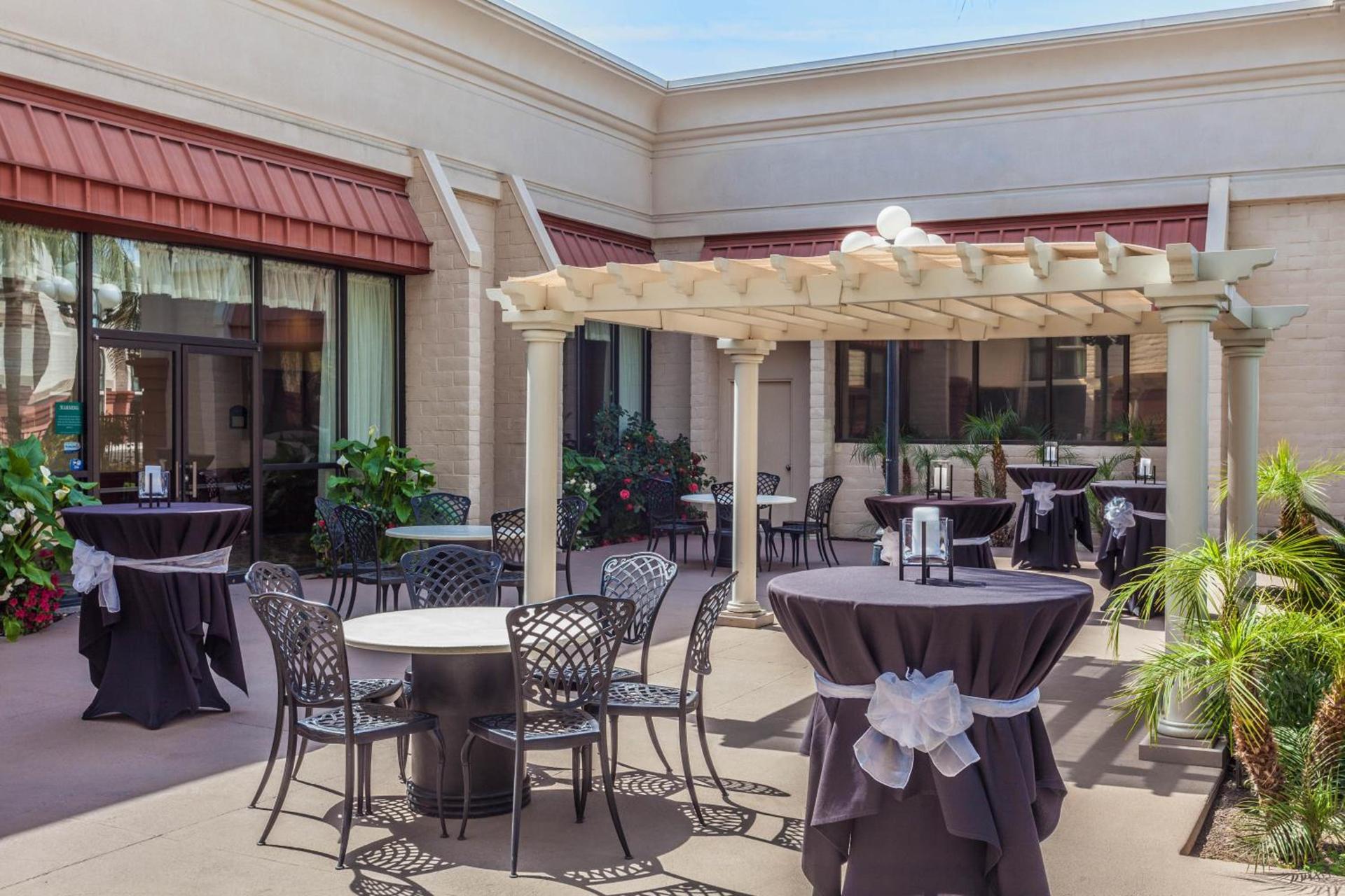Wyndham Visalia photo 9