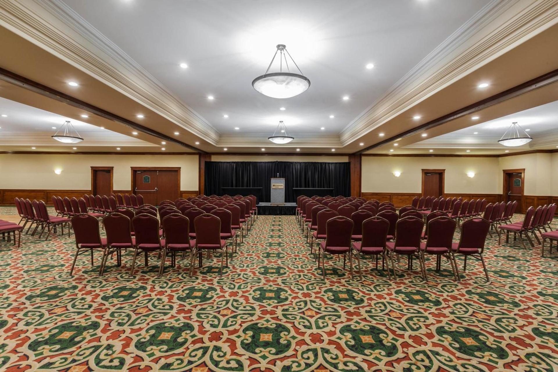 Wyndham Visalia photo 12